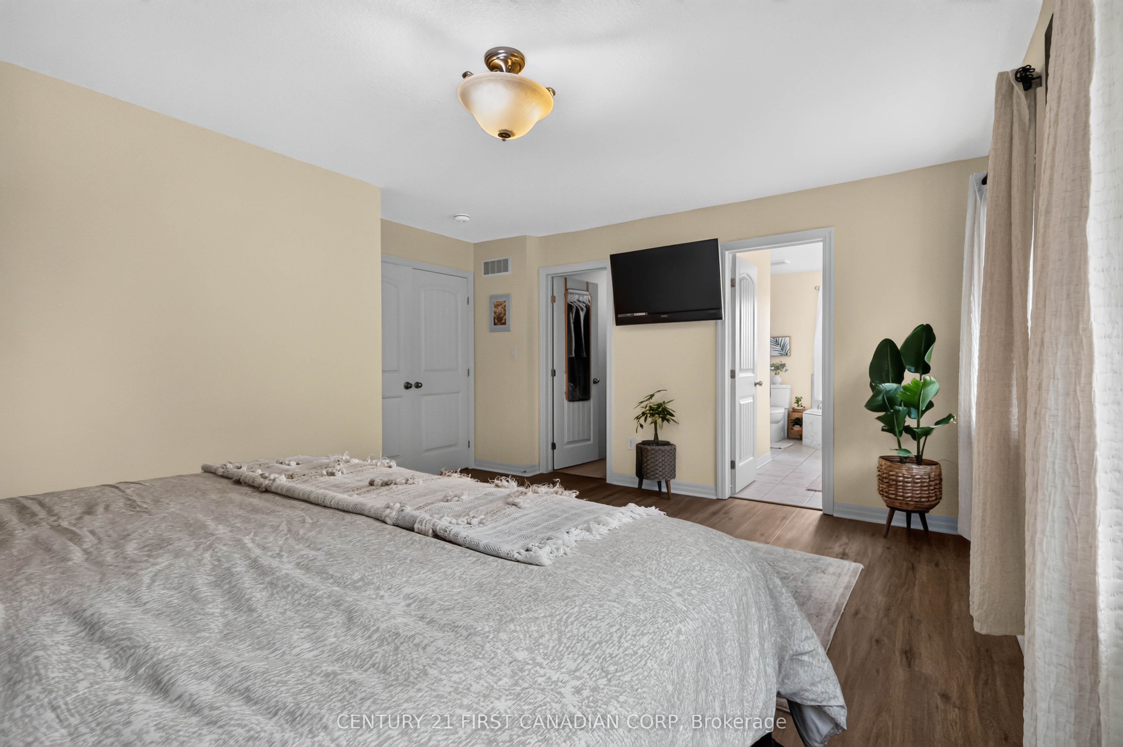 10 Birchall Lane Property Photo 30