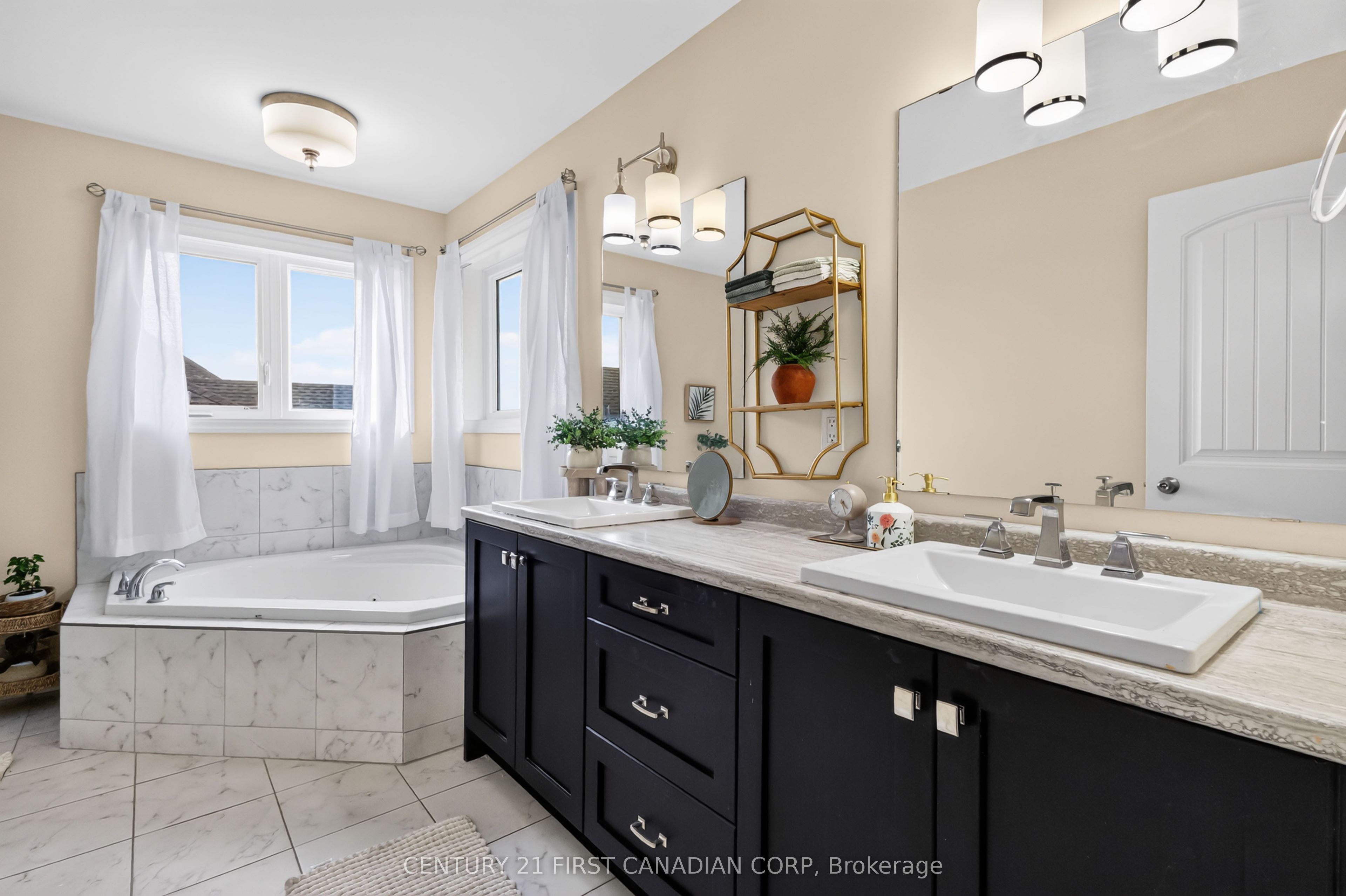 10 Birchall Lane Property Photo 32