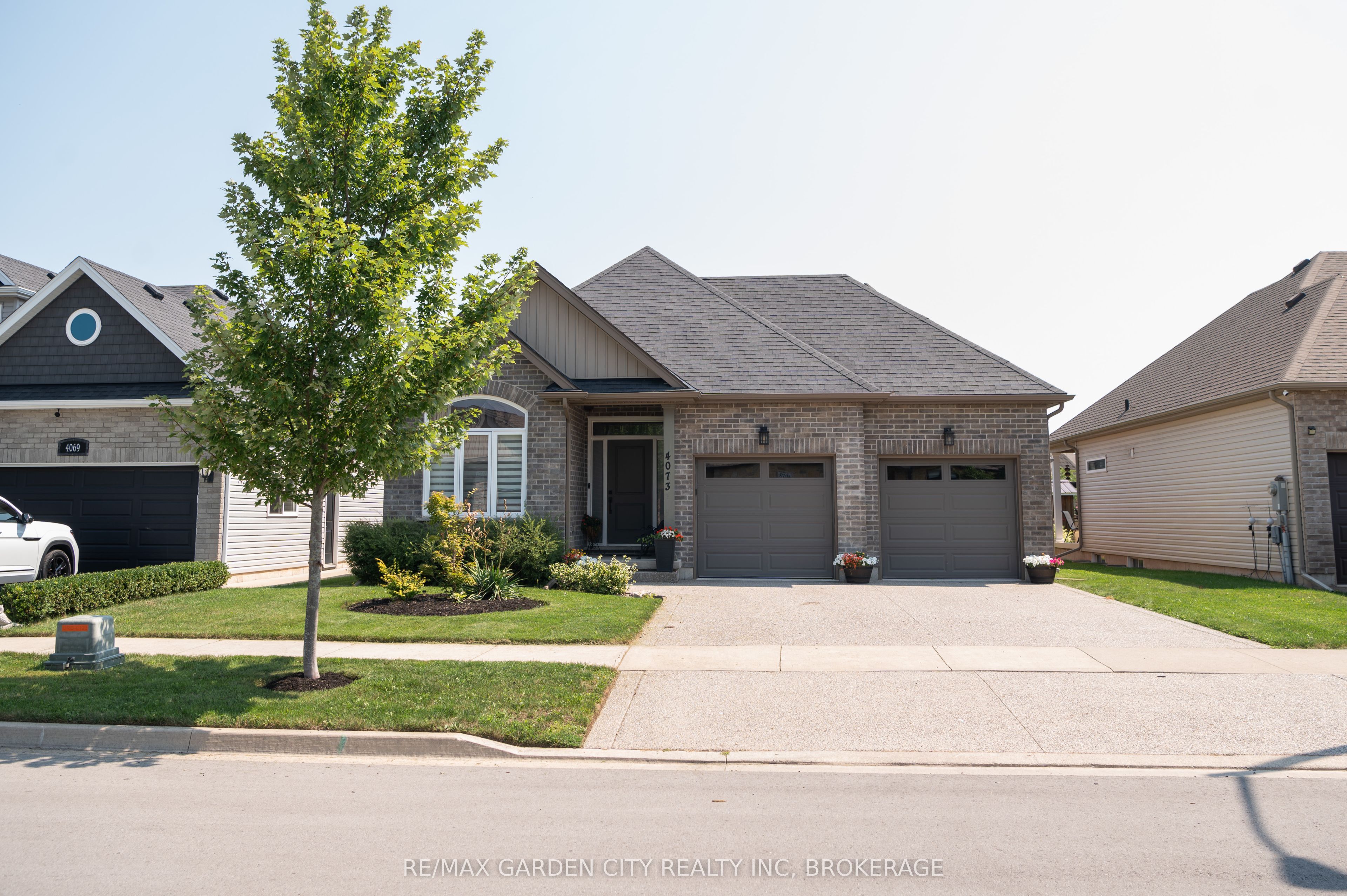 4073 Village Creek Drive Property Photo 3