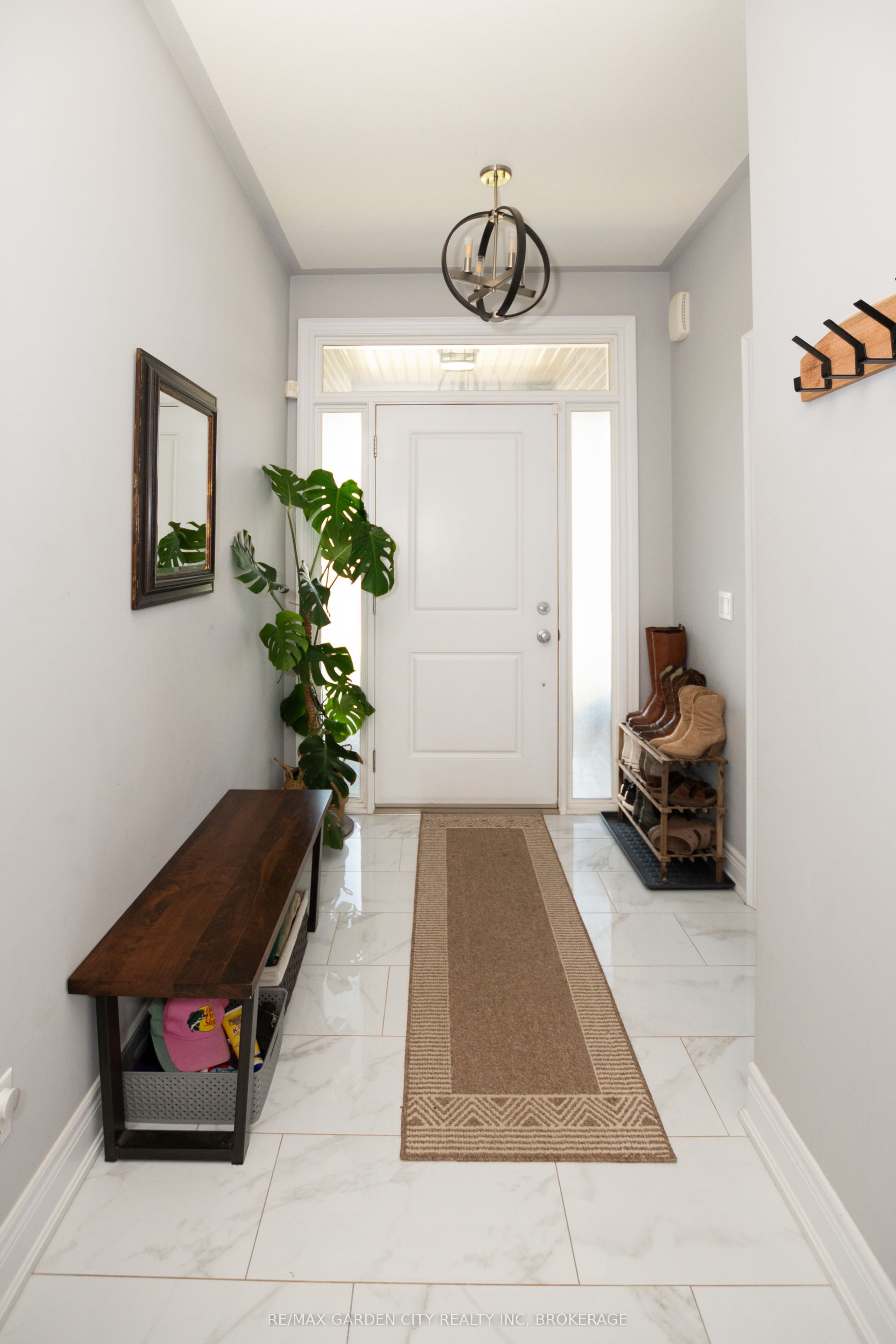 4073 Village Creek Drive Property Photo 4