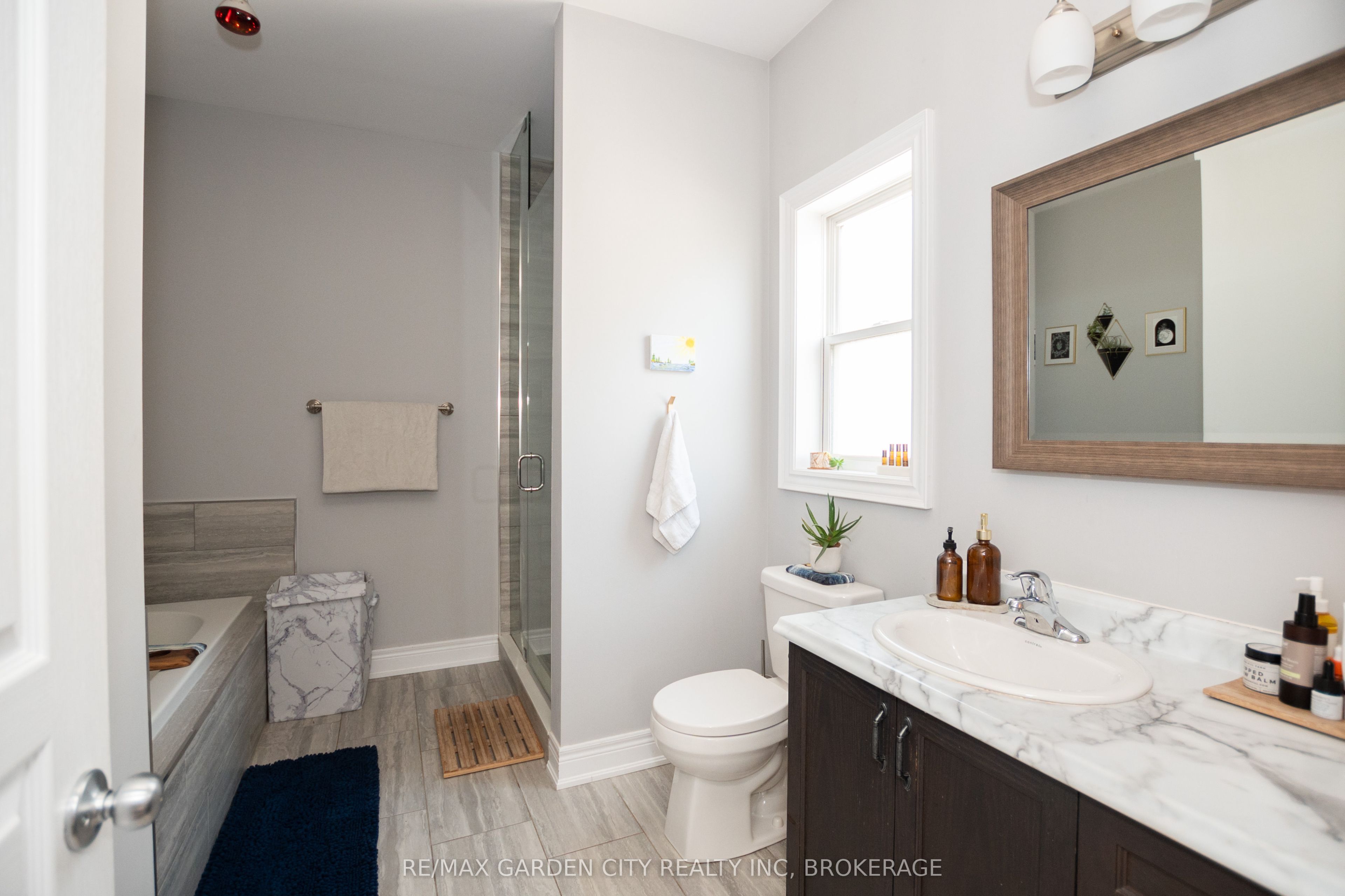 4073 Village Creek Drive Property Photo 19