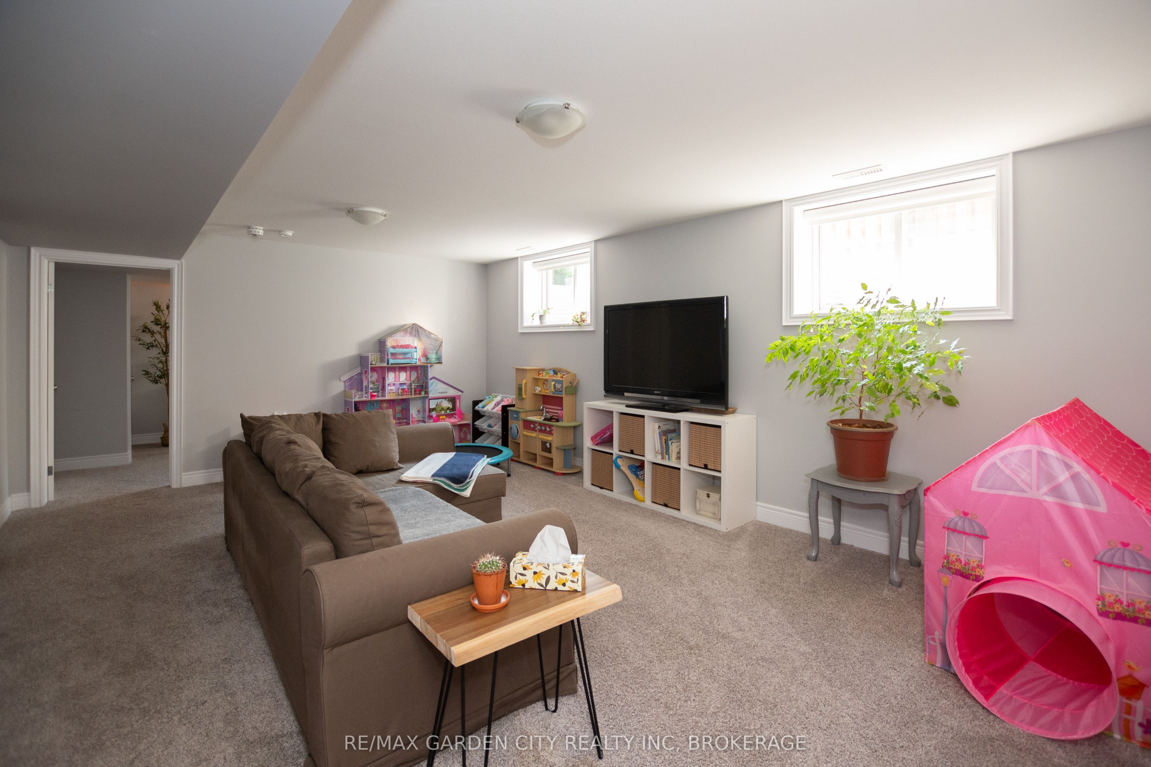 4073 Village Creek Drive Property Photo 29