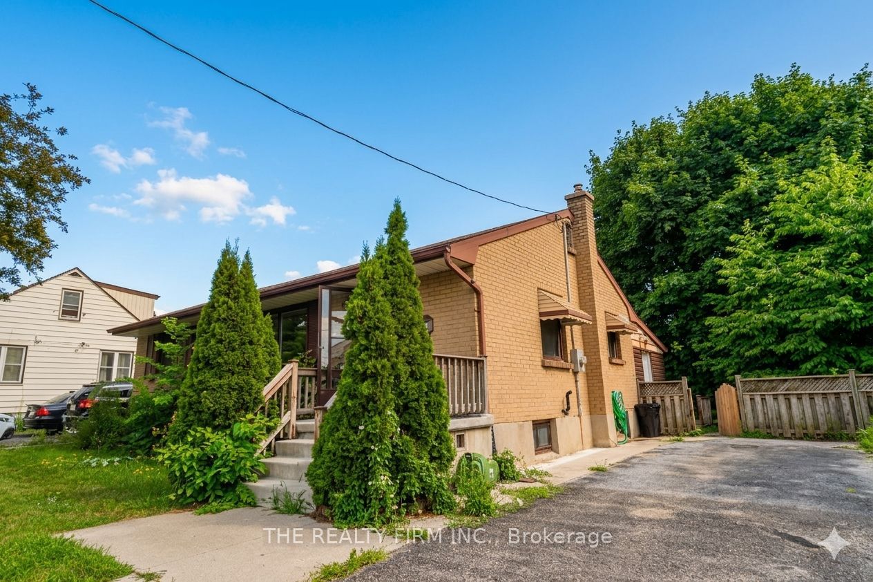 348 Winnipeg Boulevard Property Photo 2