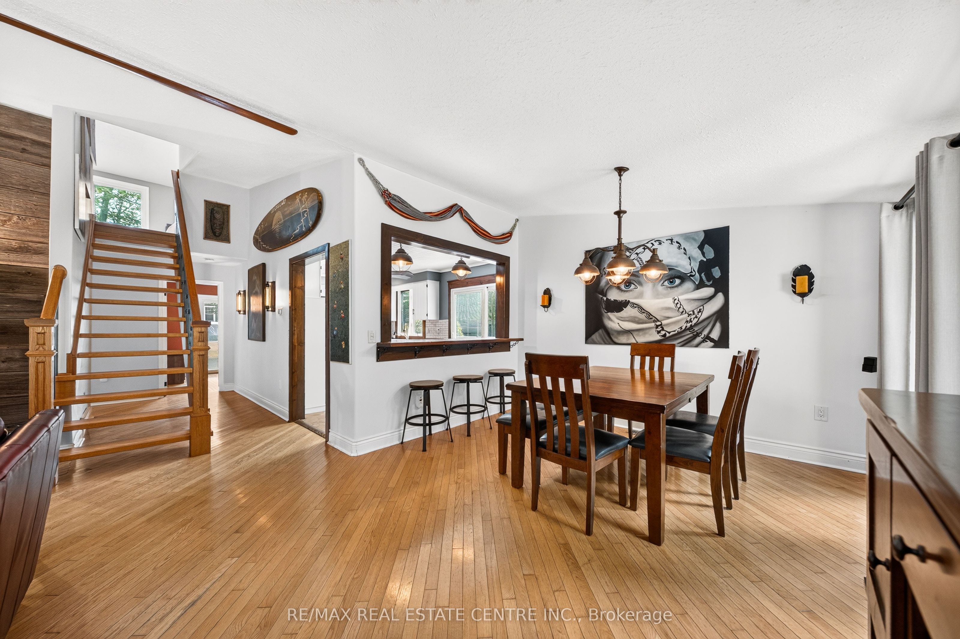 4905 Mapleview Crescent Property Photo 12