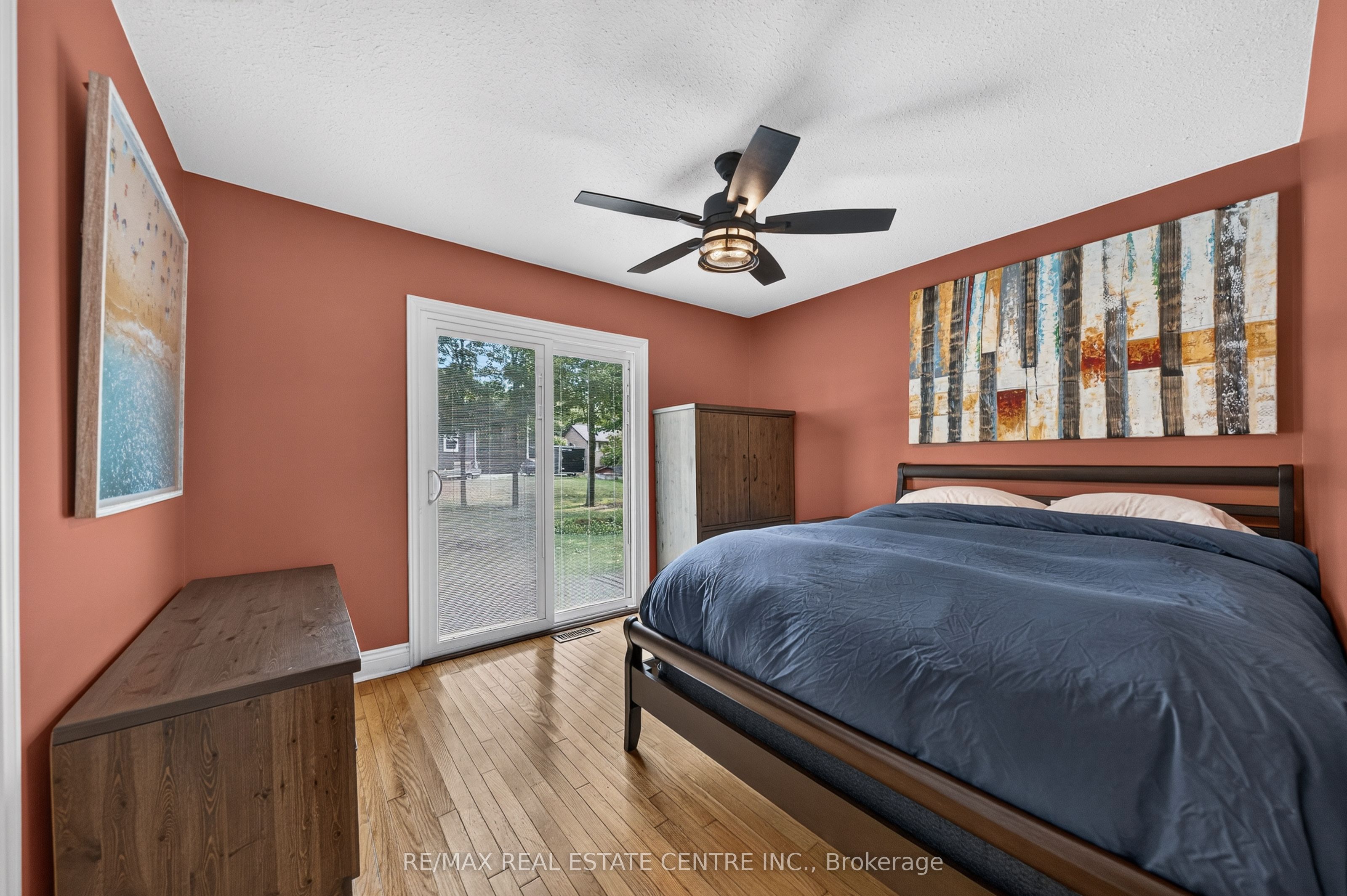 4905 Mapleview Crescent Property Photo 19