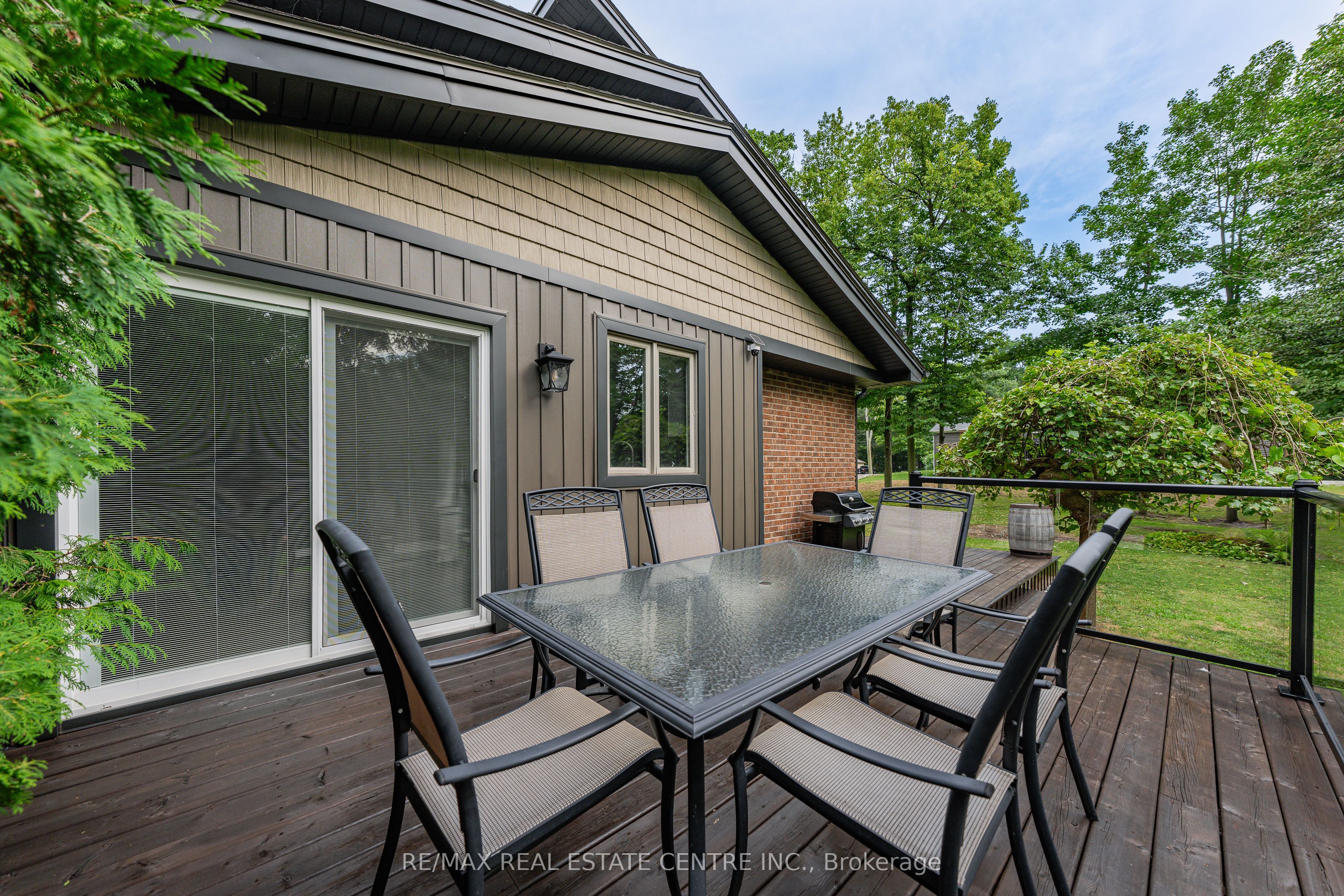 4905 Mapleview Crescent Property Photo 40