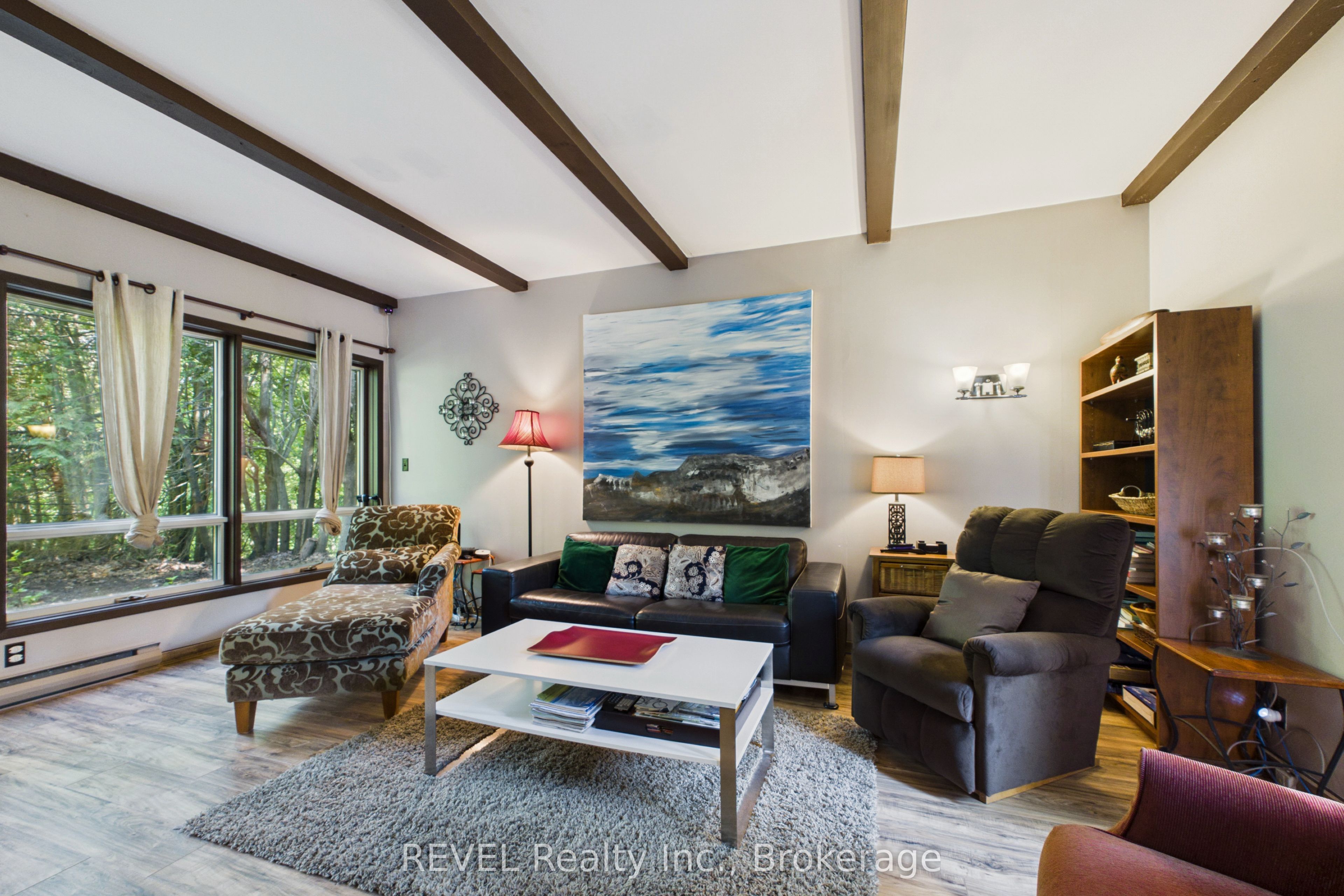 370 Segwun Boulevard Property Photo 7