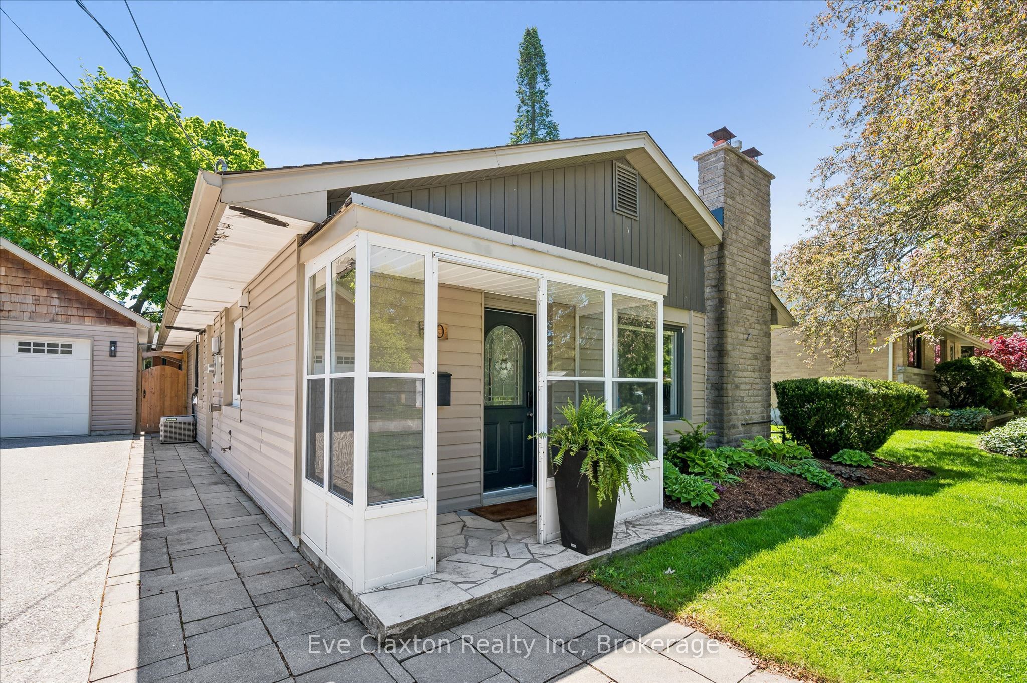90 Dean Avenue Property Photo 4