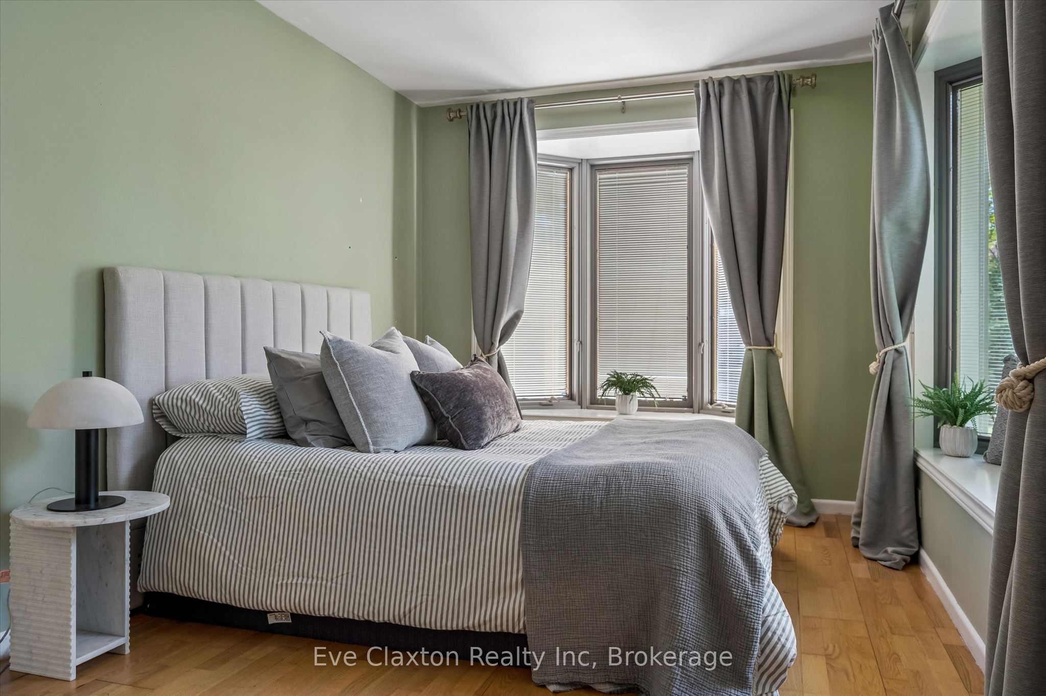 90 Dean Avenue Property Photo 25