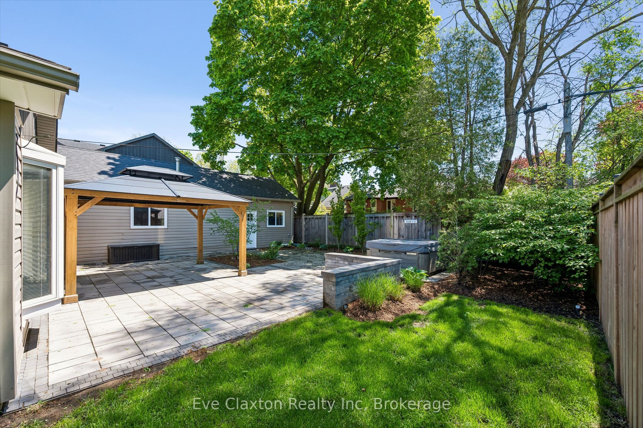 90 Dean Avenue Property Photo 33