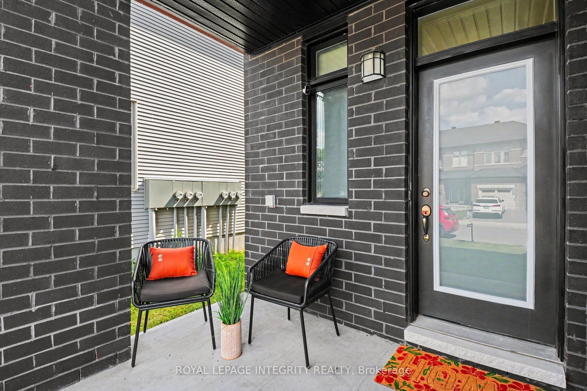 523 Triangle Street Property Photo 3