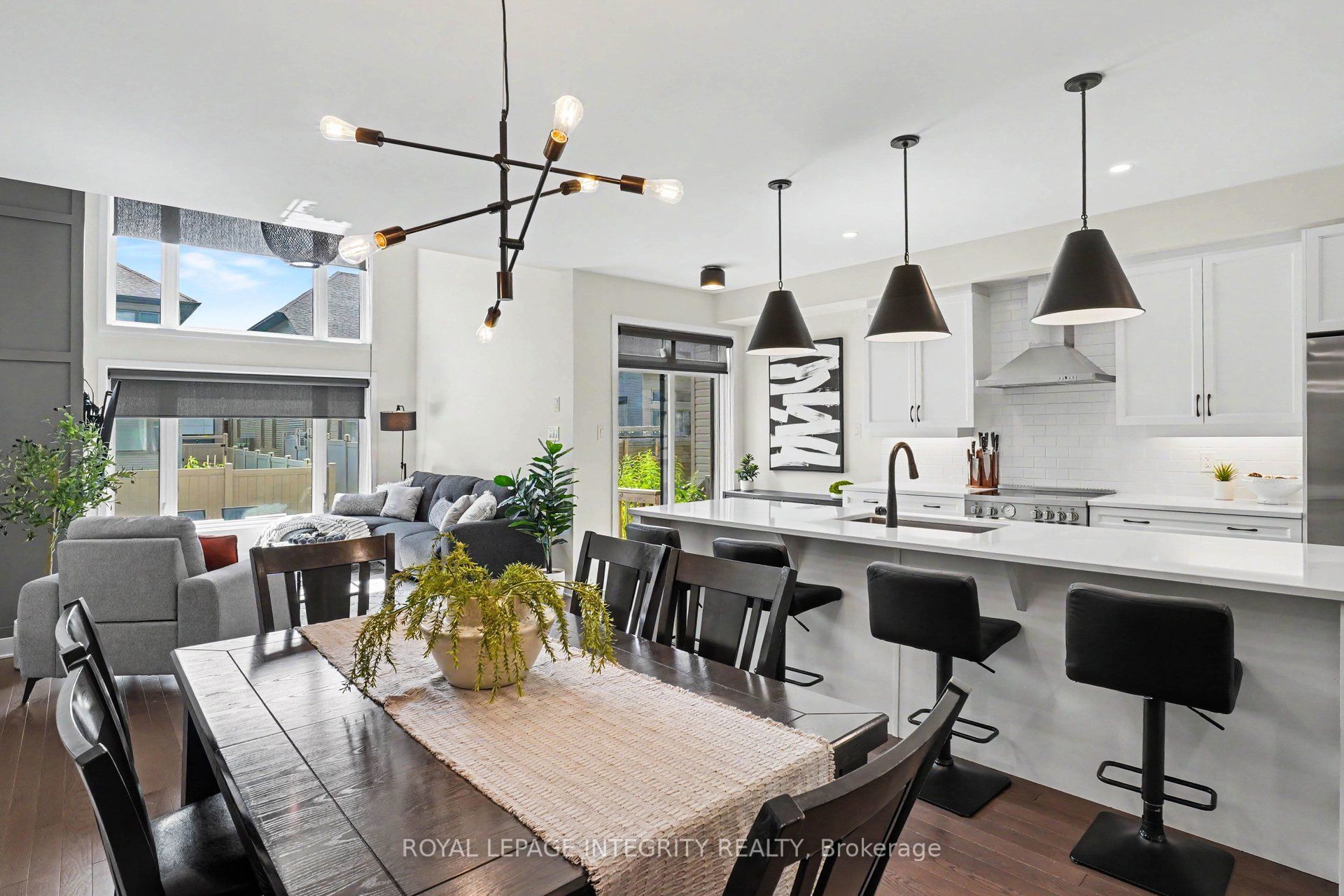 523 Triangle Street Property Photo 8