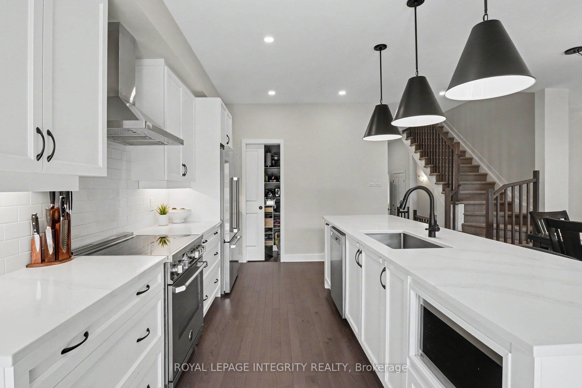 523 Triangle Street Property Photo 14