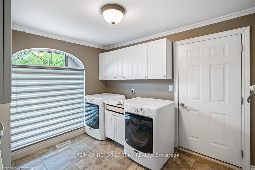 4 Front Street Property Photo 16
