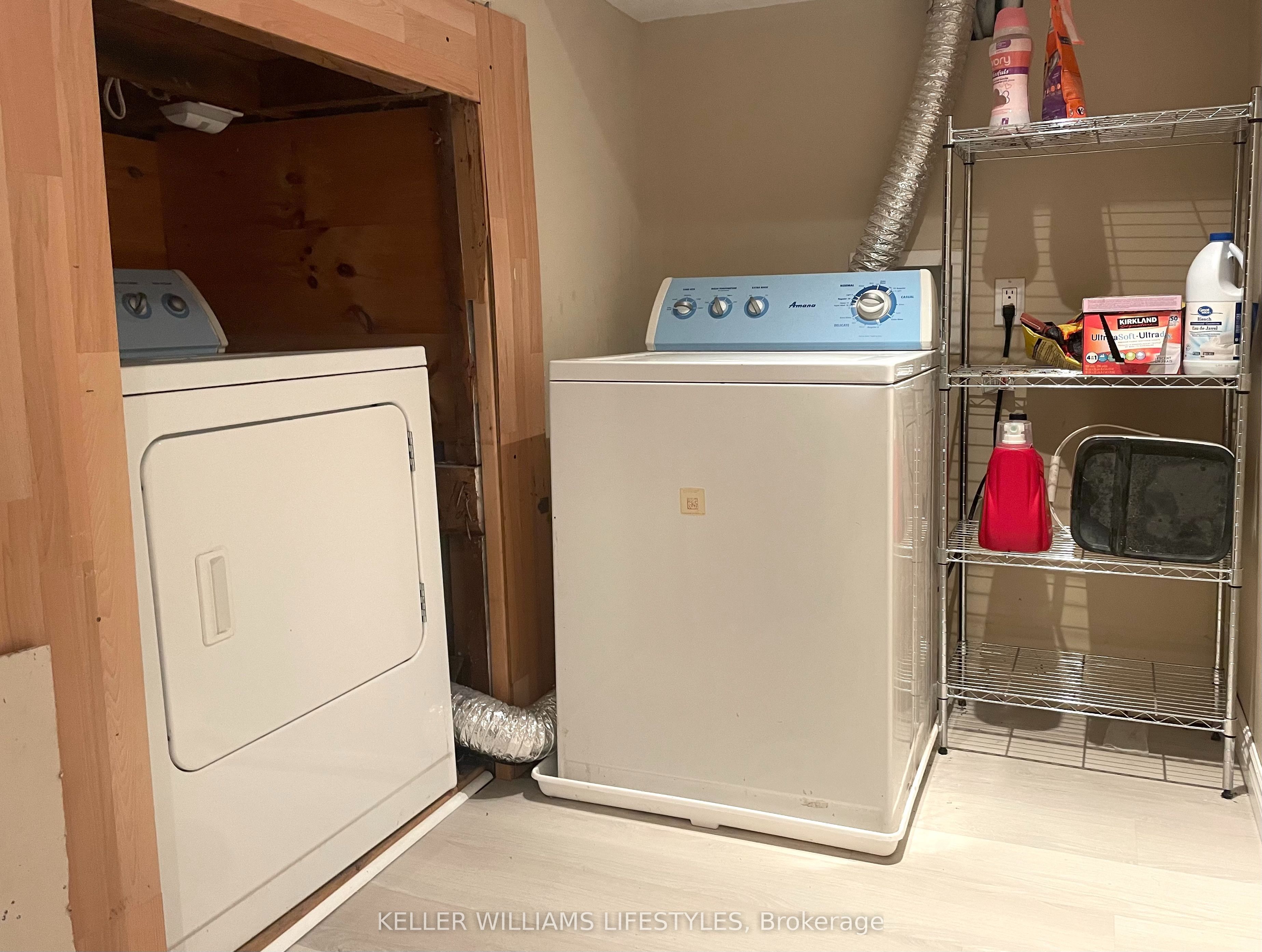 678 Oxford Street E Property Photo 8