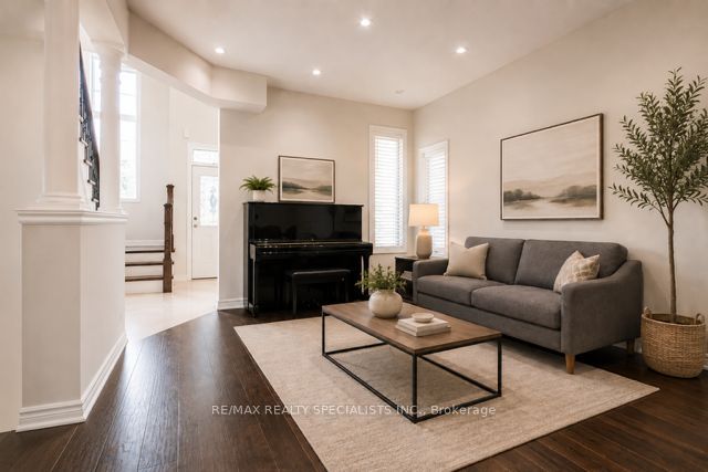 7 Kingspoint Circle Property Photo 3
