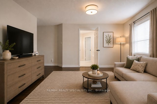 7 Kingspoint Circle Property Photo 10