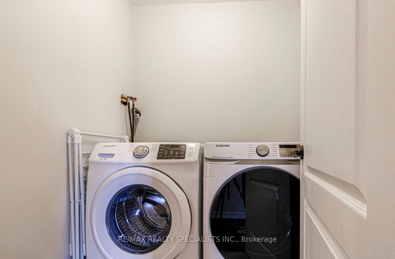 7 Kingspoint Circle Property Photo 14