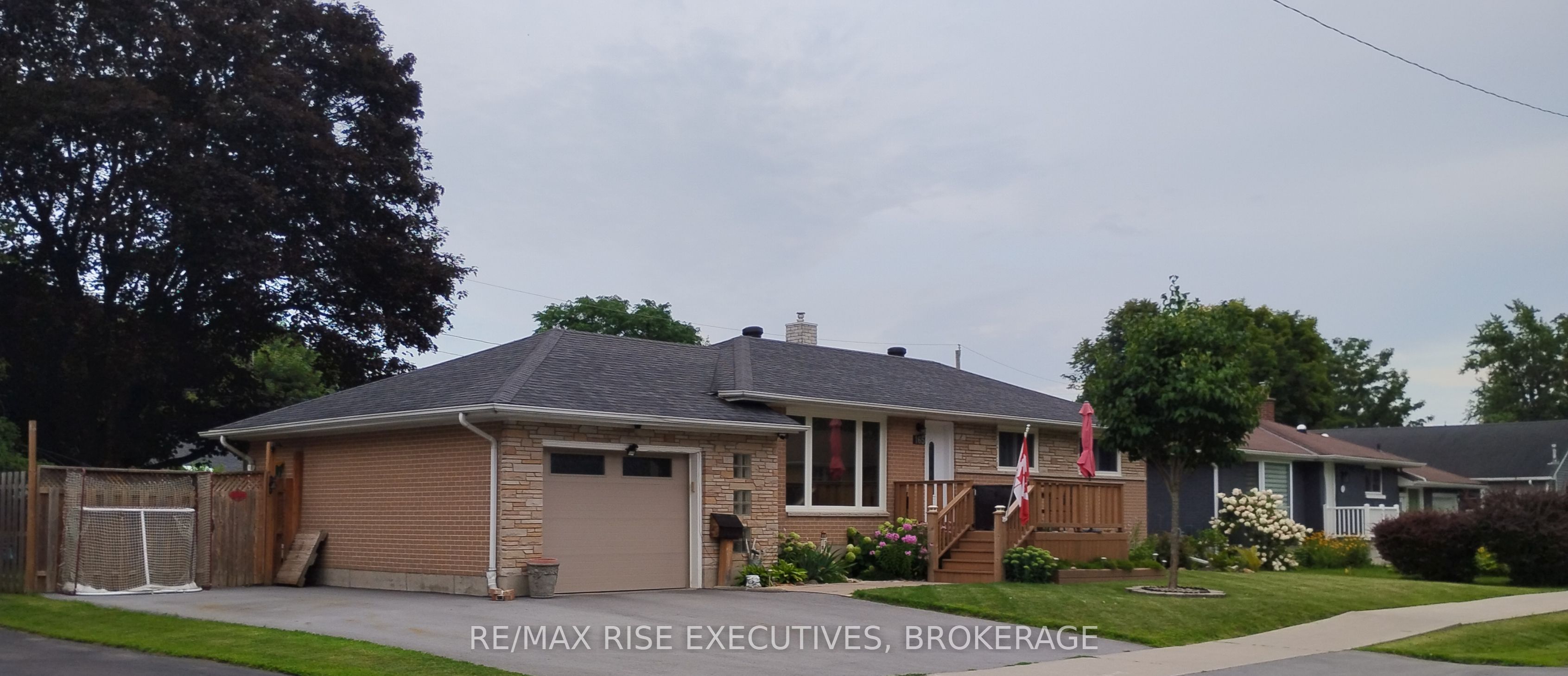 165 Elizabeth Drive Property Photo 1