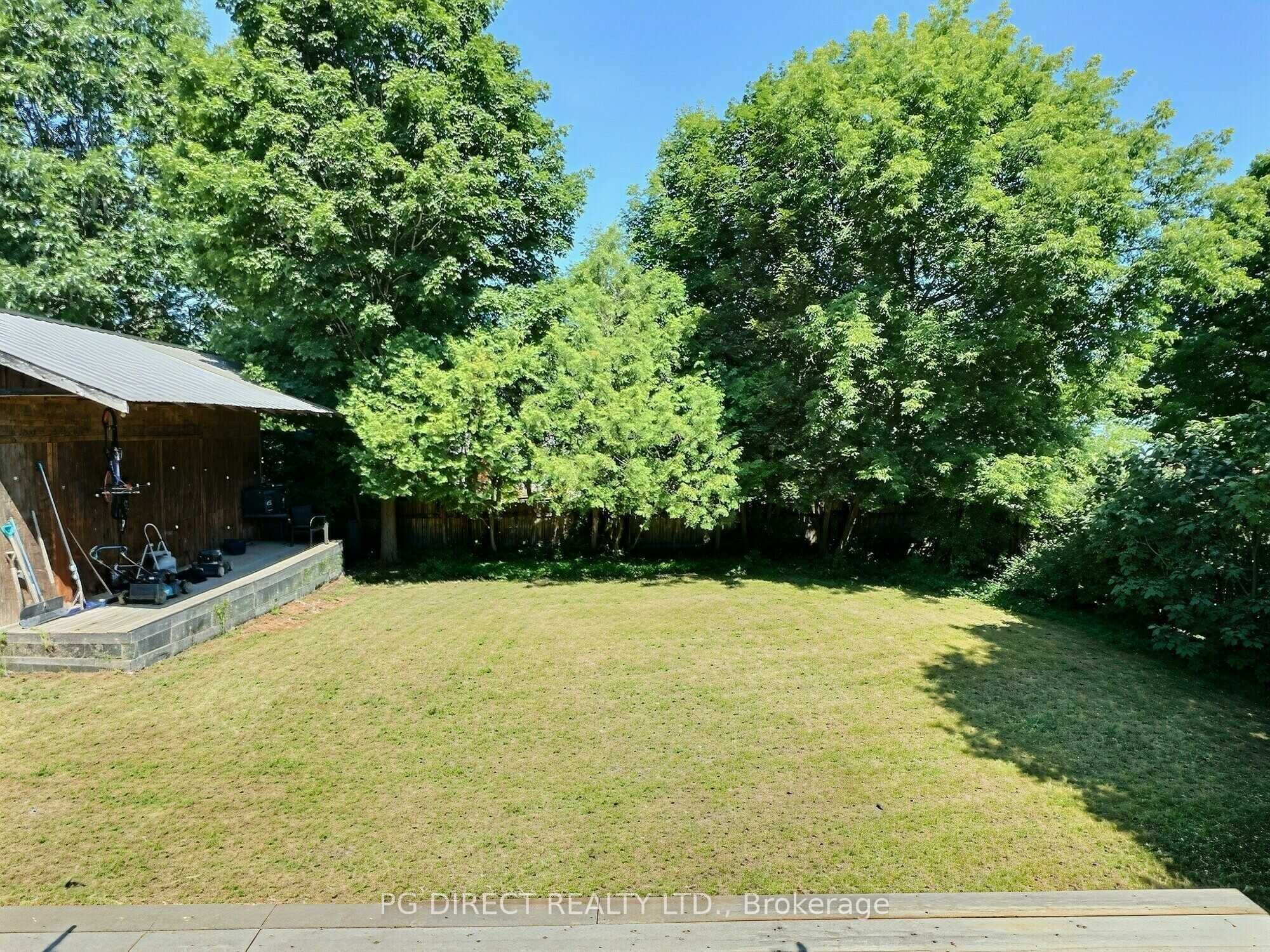 205 Drummond Street E Property Photo 4