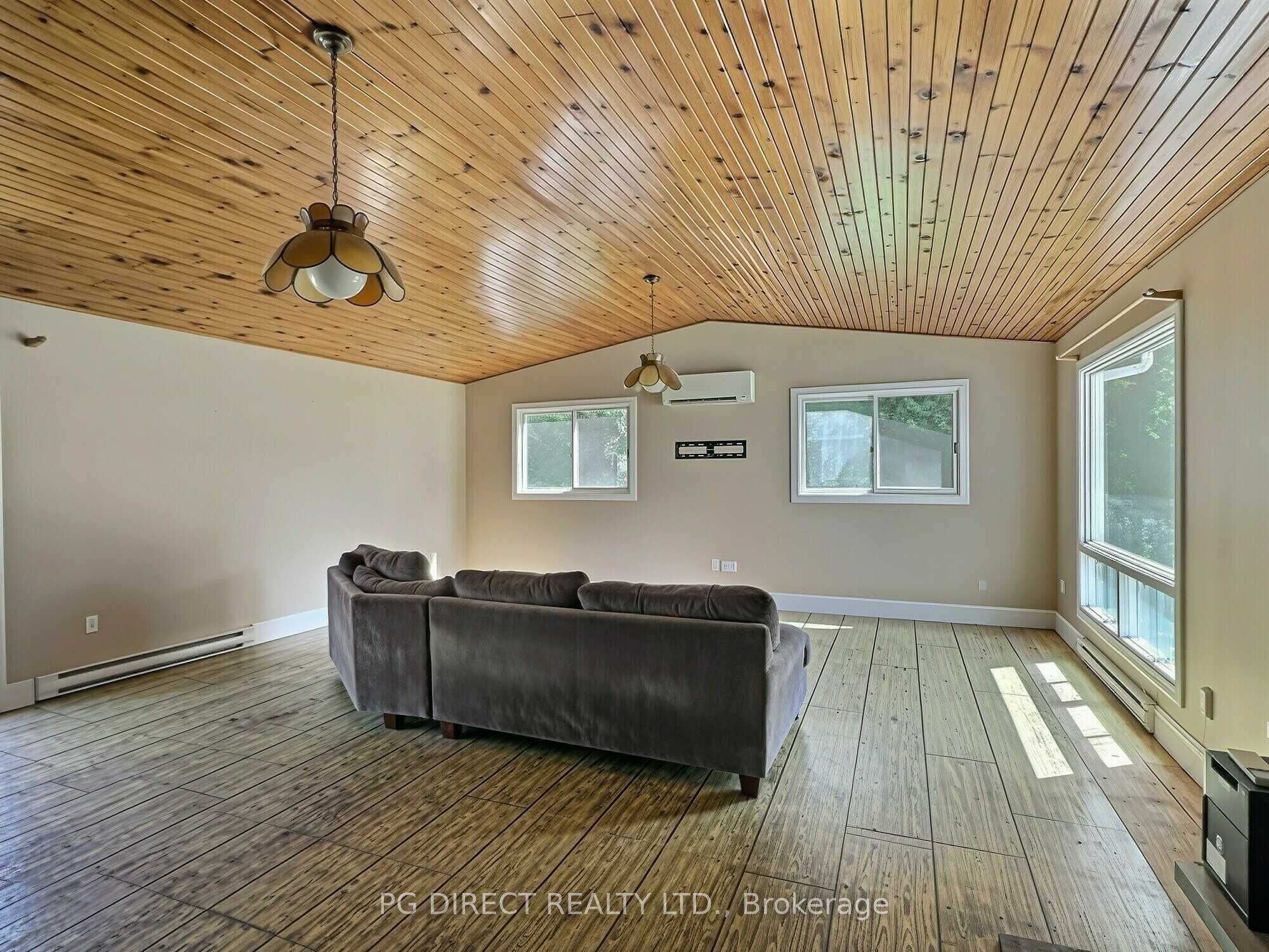 205 Drummond Street E Property Photo 11