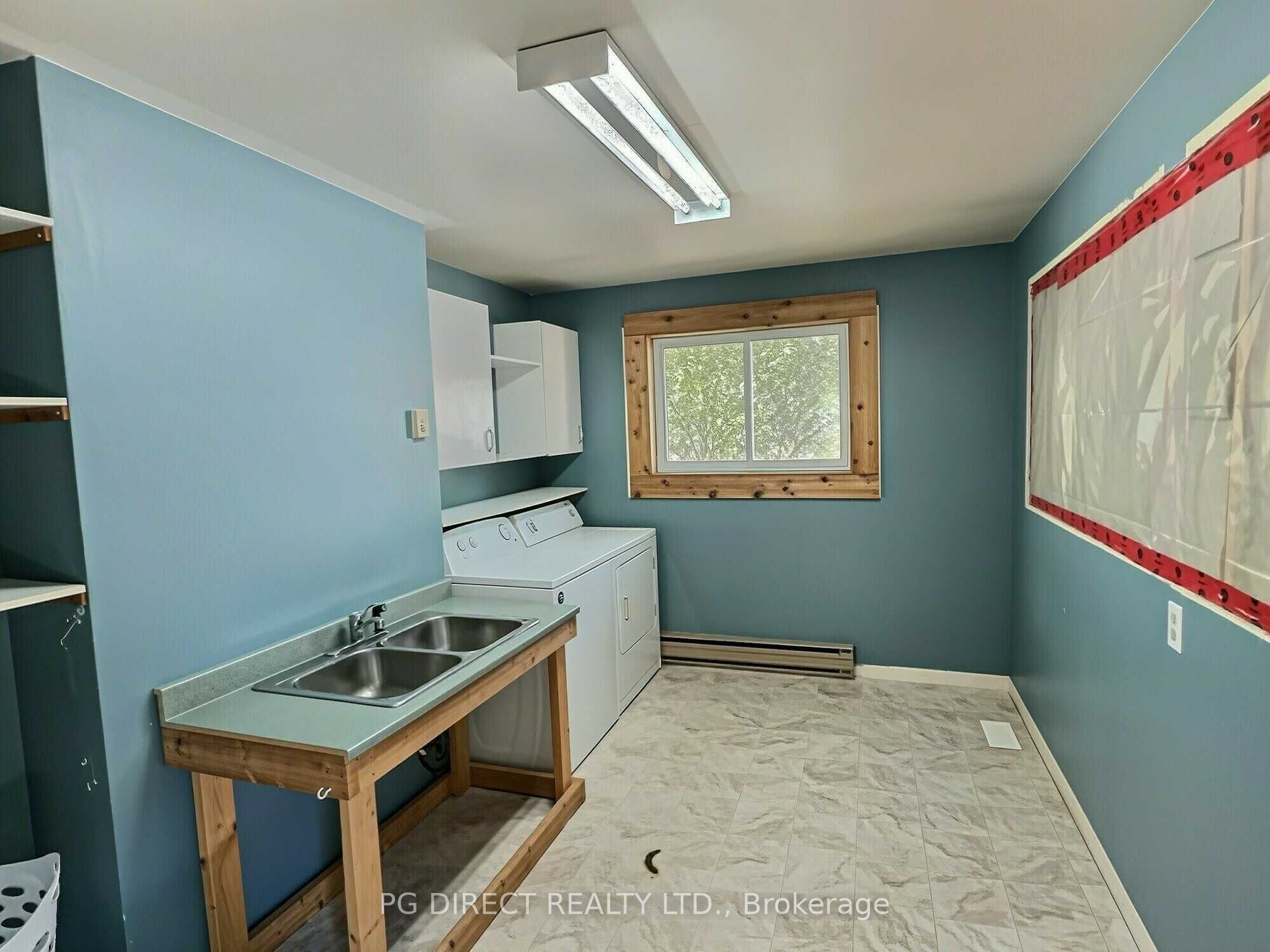 205 Drummond Street E Property Photo 13