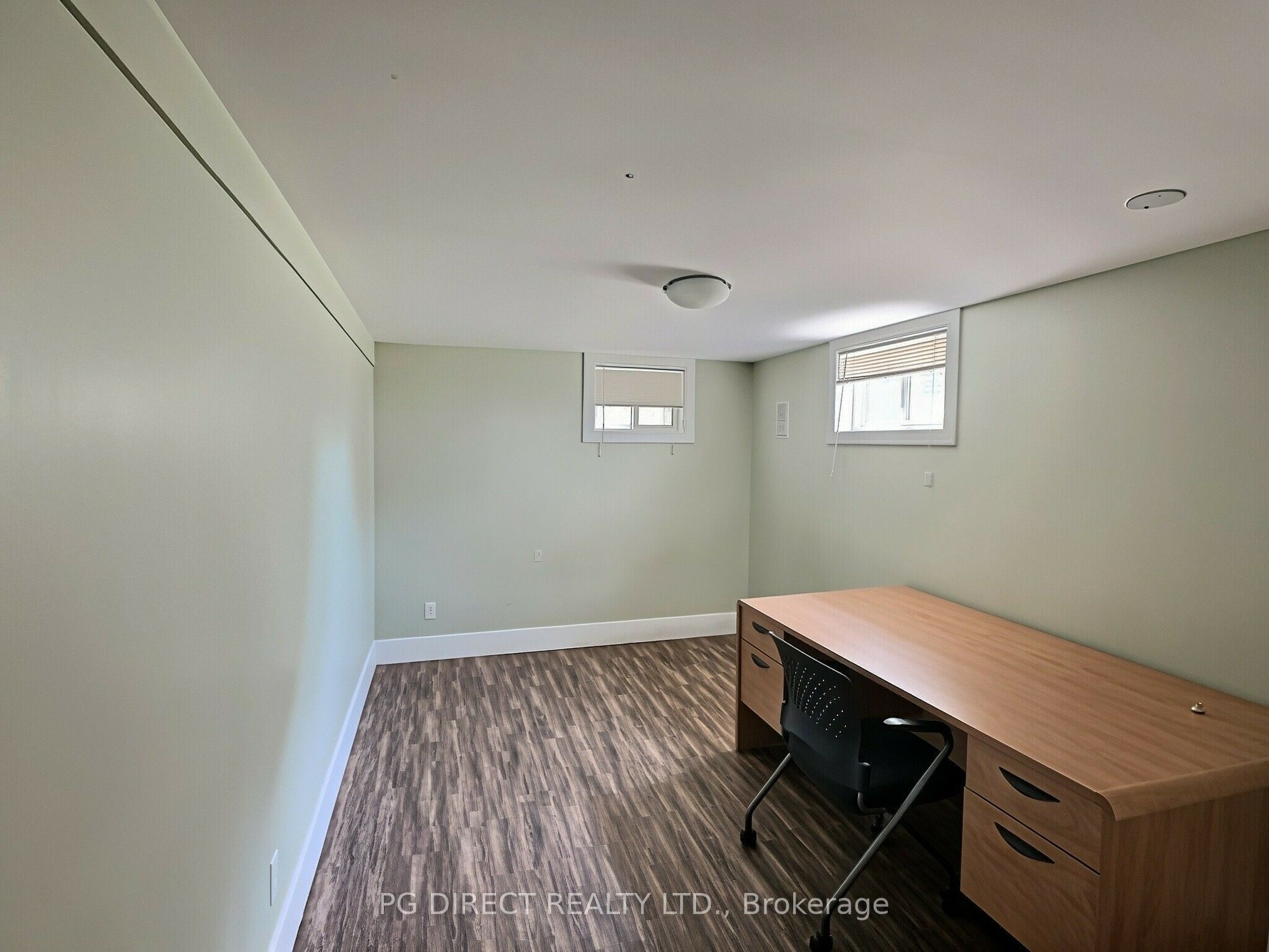 205 Drummond Street E Property Photo 16