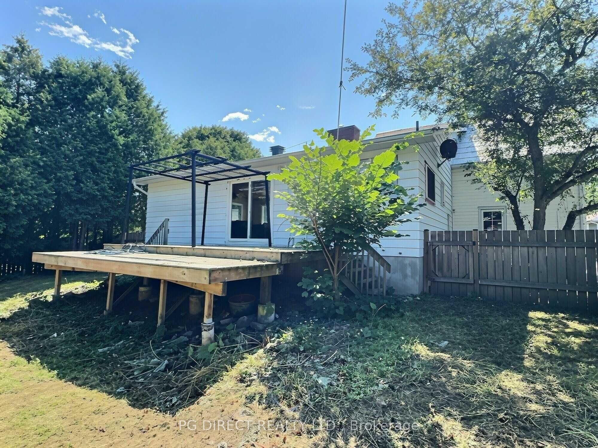 205 Drummond Street E Property Photo 19