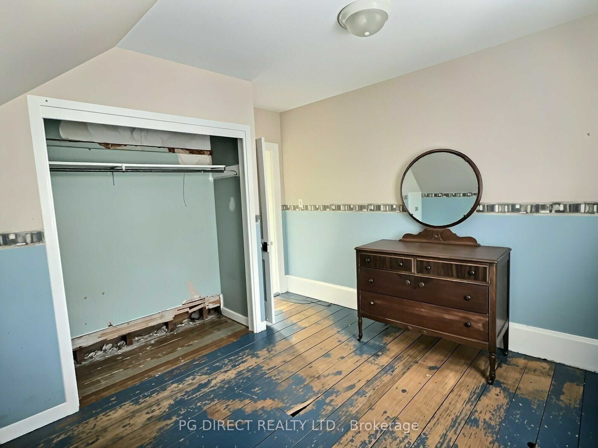 205 Drummond Street E Property Photo 20