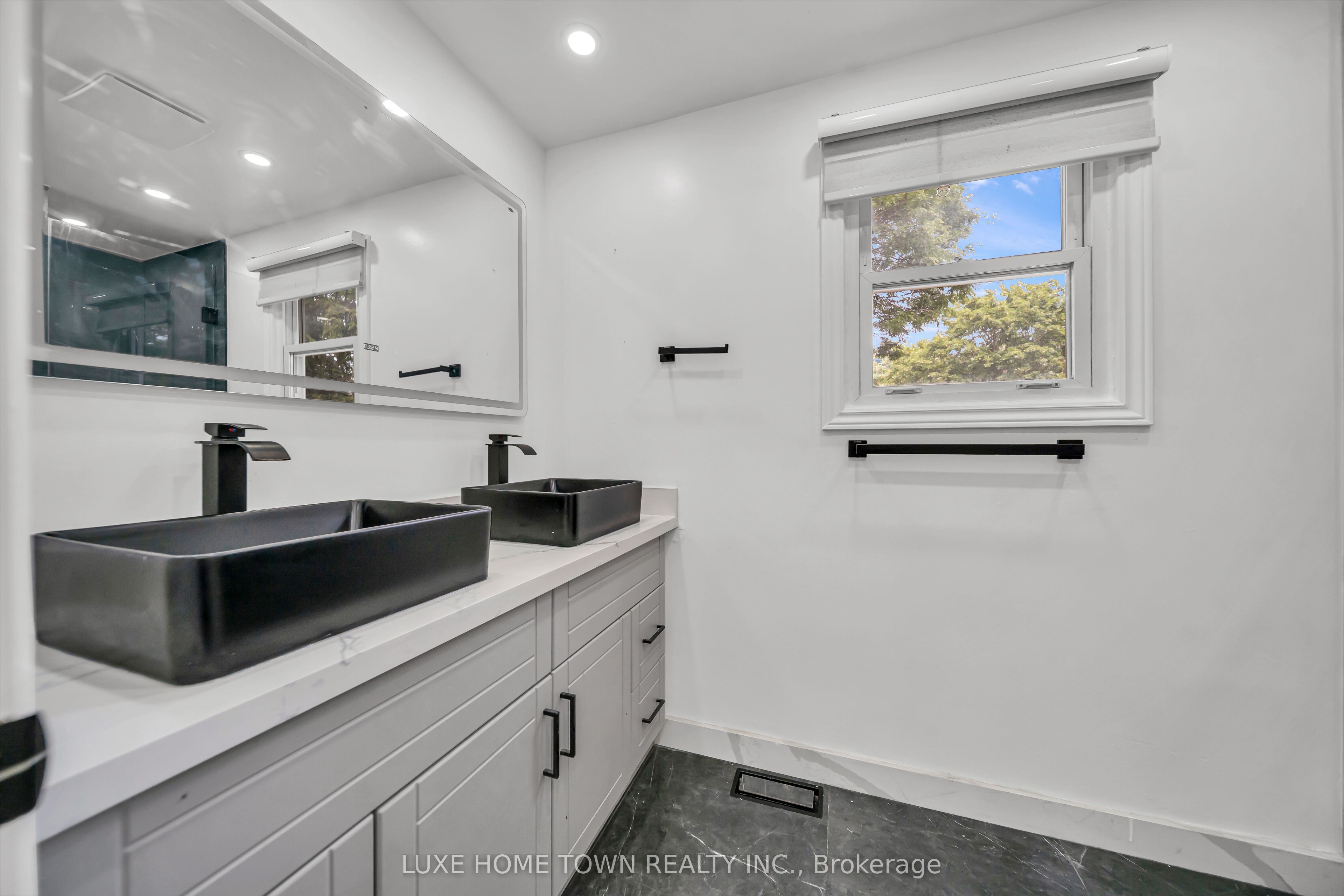37 Ferman Drive Property Photo 24