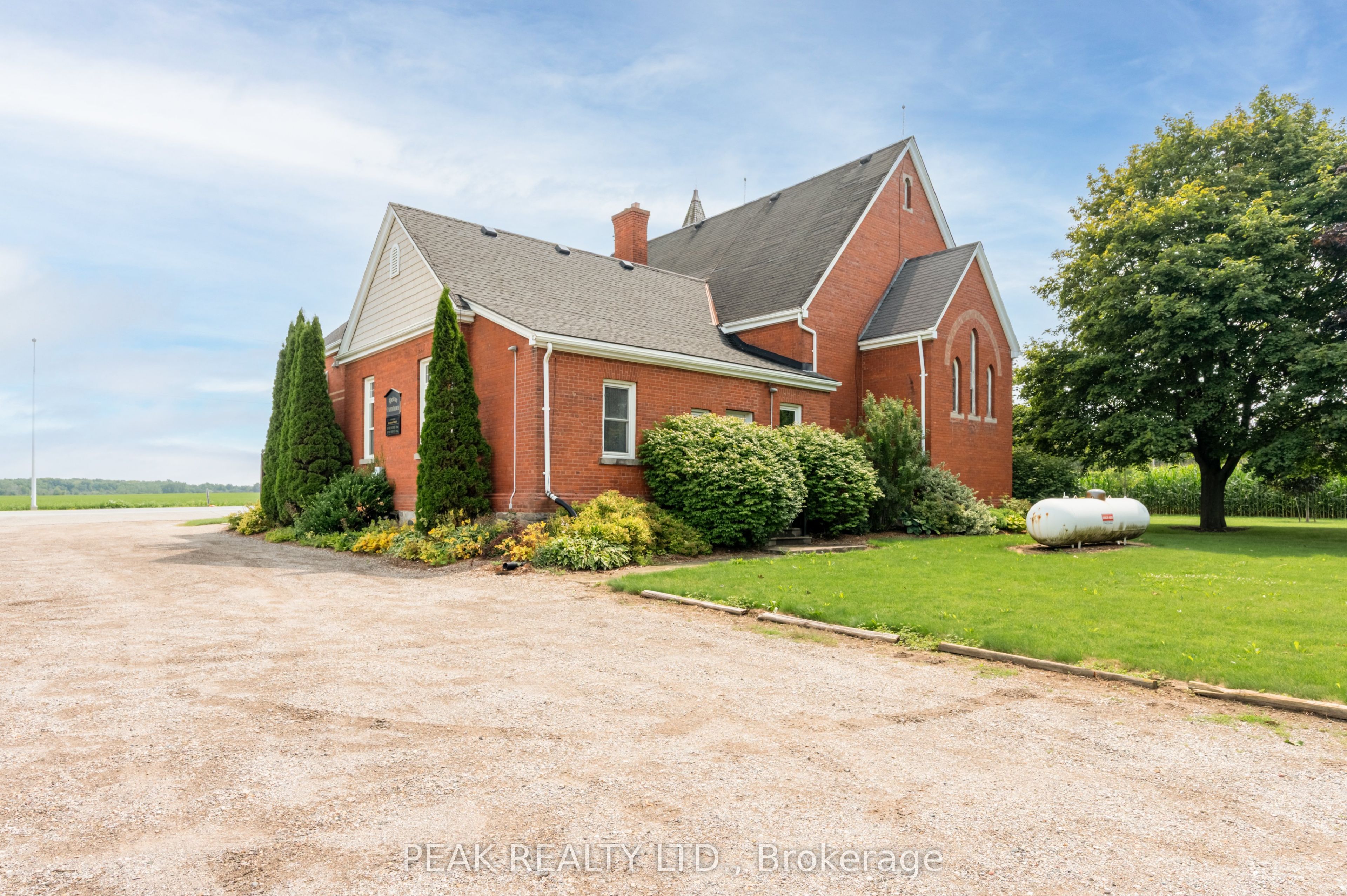 676241 16th Line Property Photo 3