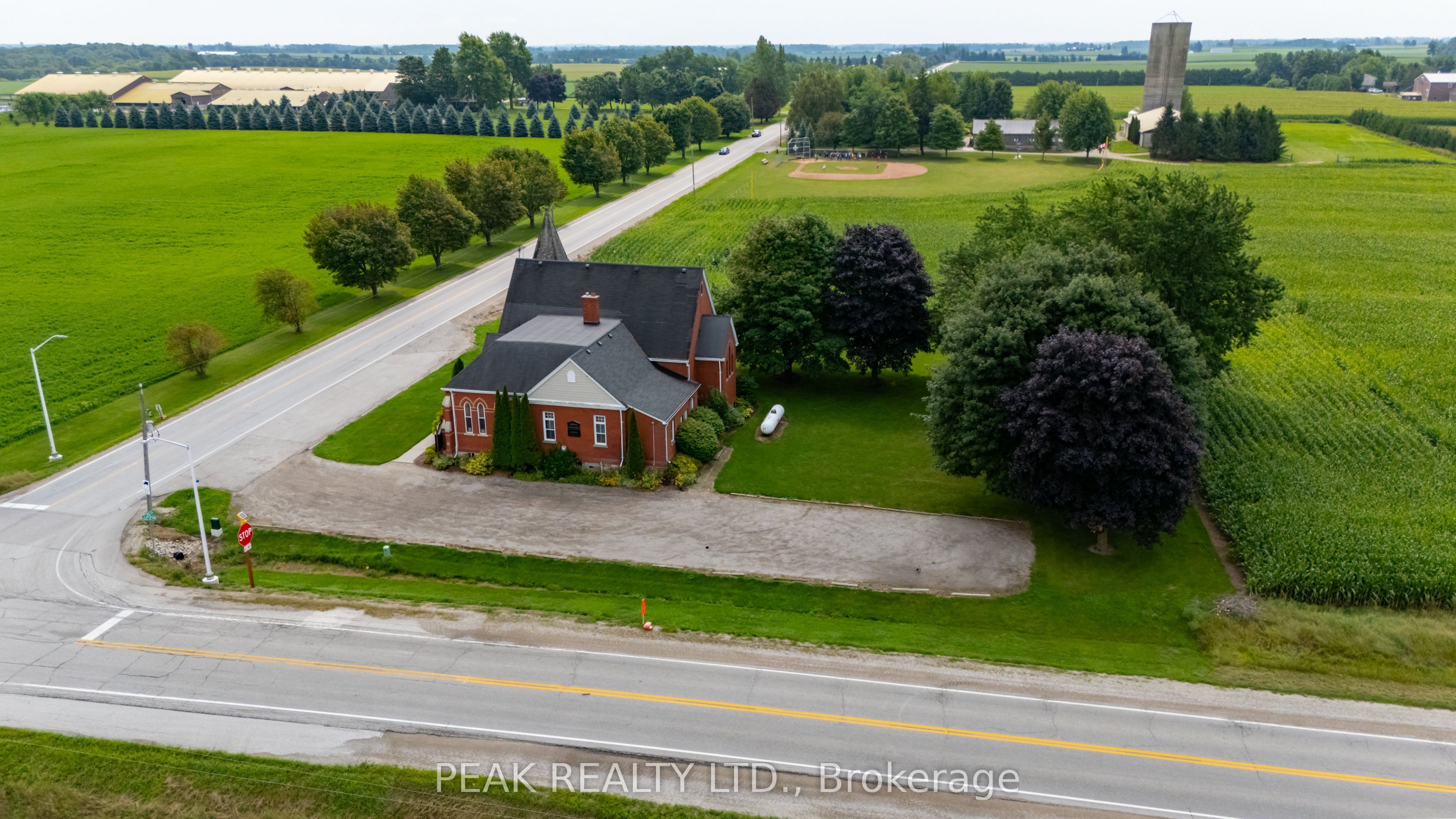 676241 16th Line Property Photo 36
