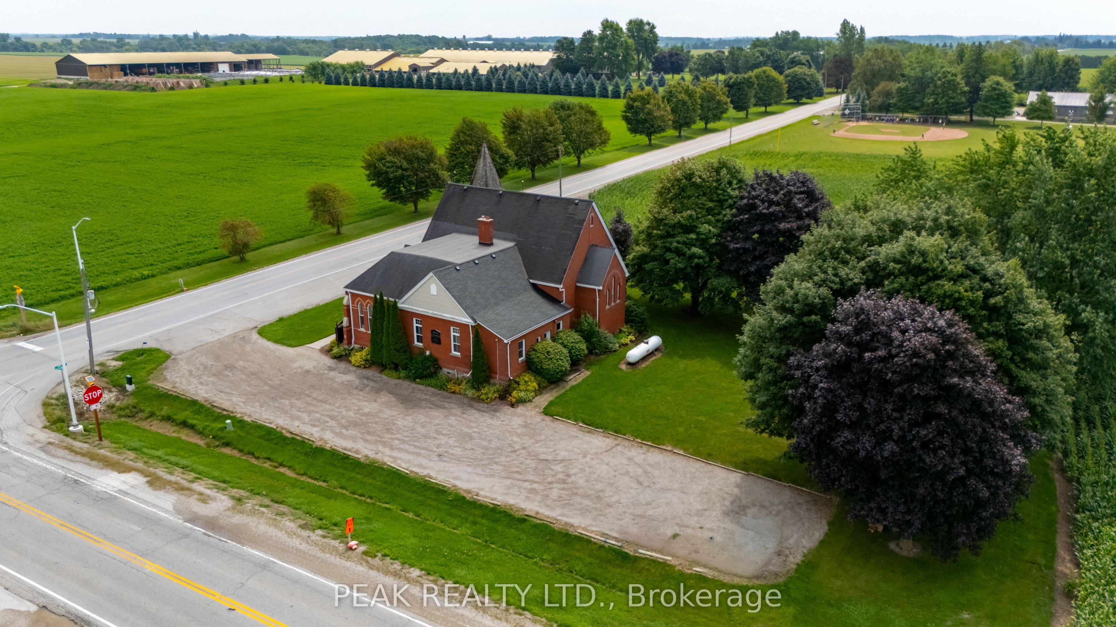 676241 16th Line Property Photo 37