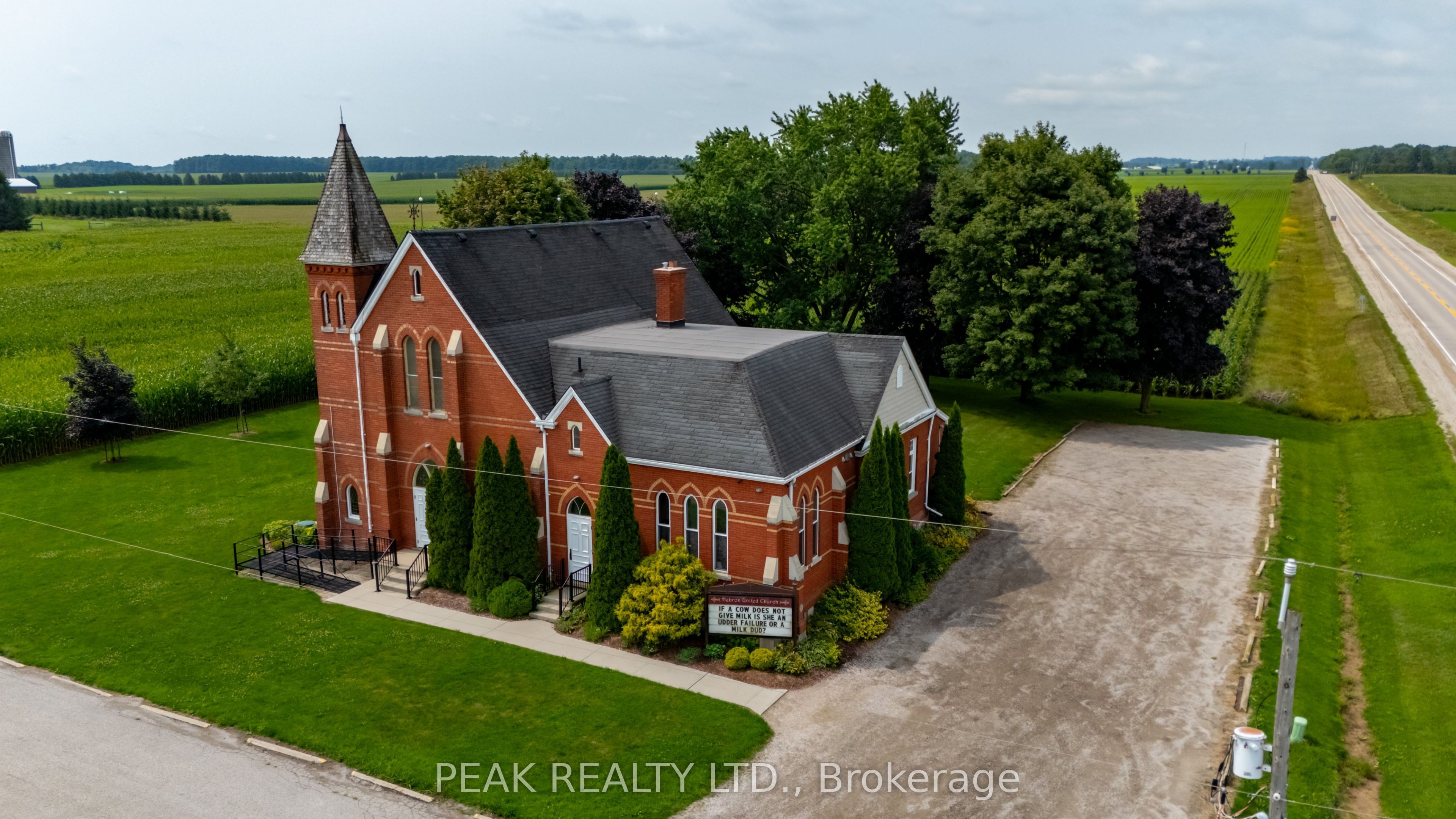 676241 16th Line Property Photo 40