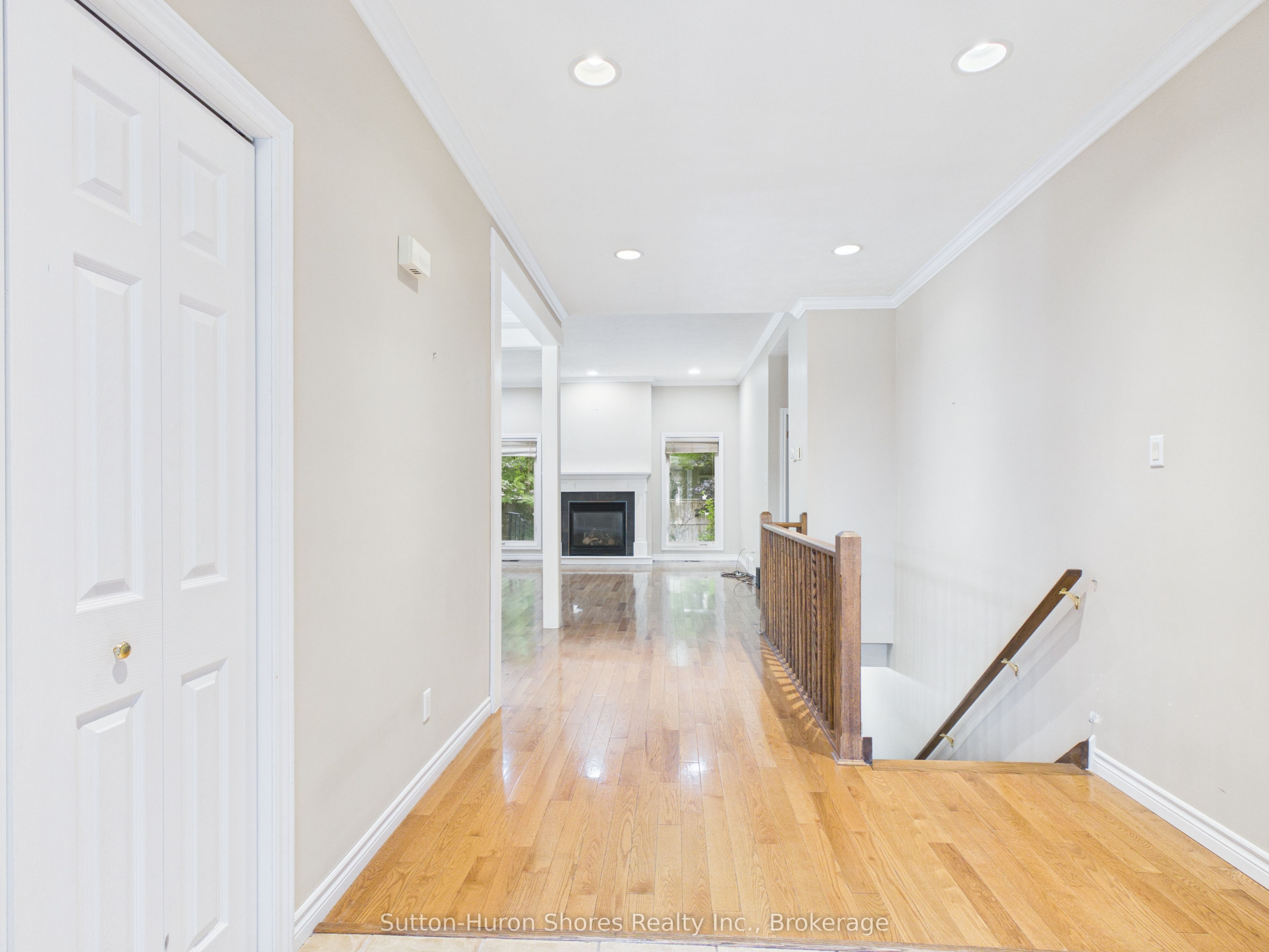 490 Bluewater Drive Property Photo 2