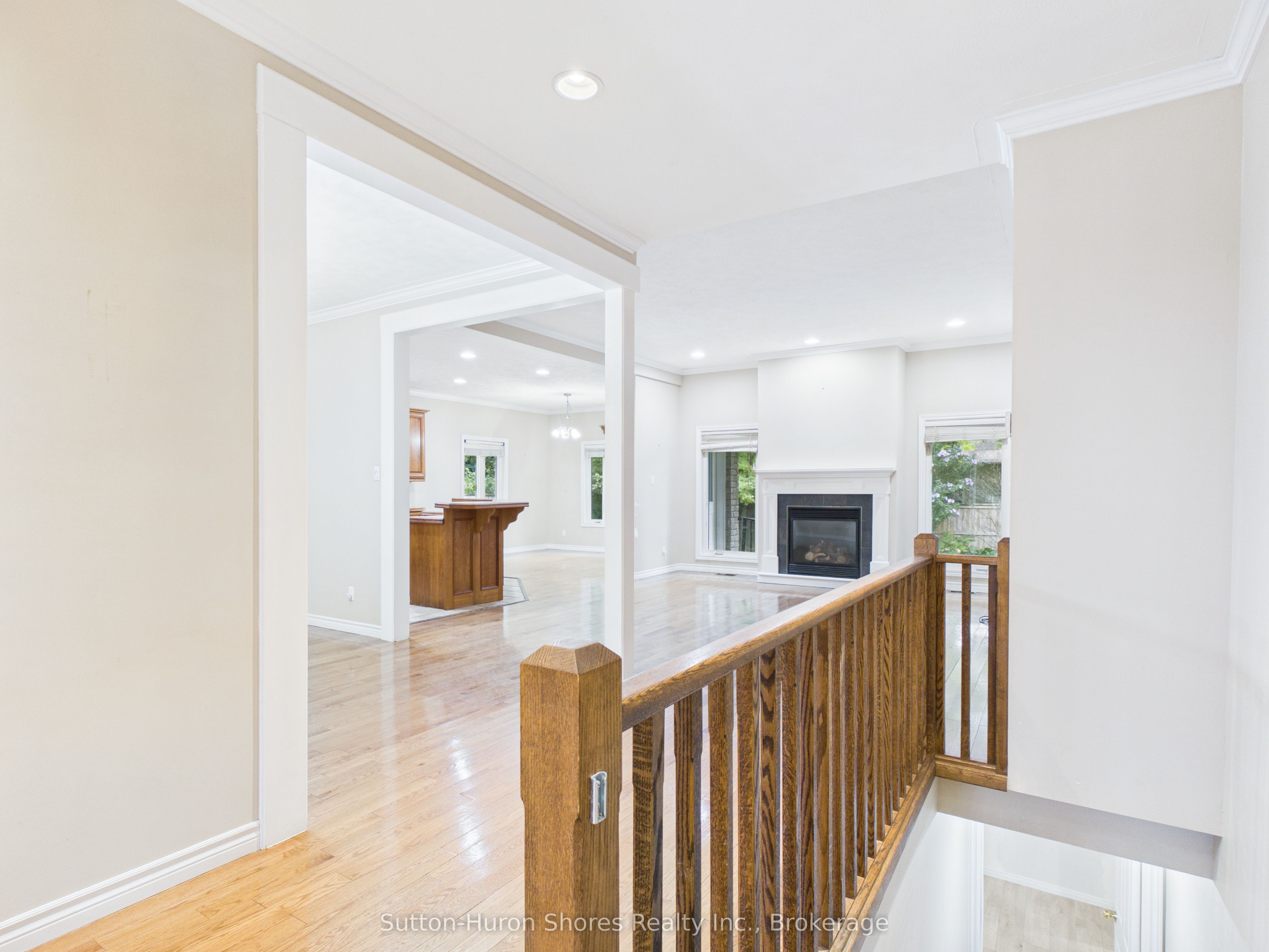 490 Bluewater Drive Property Photo 3