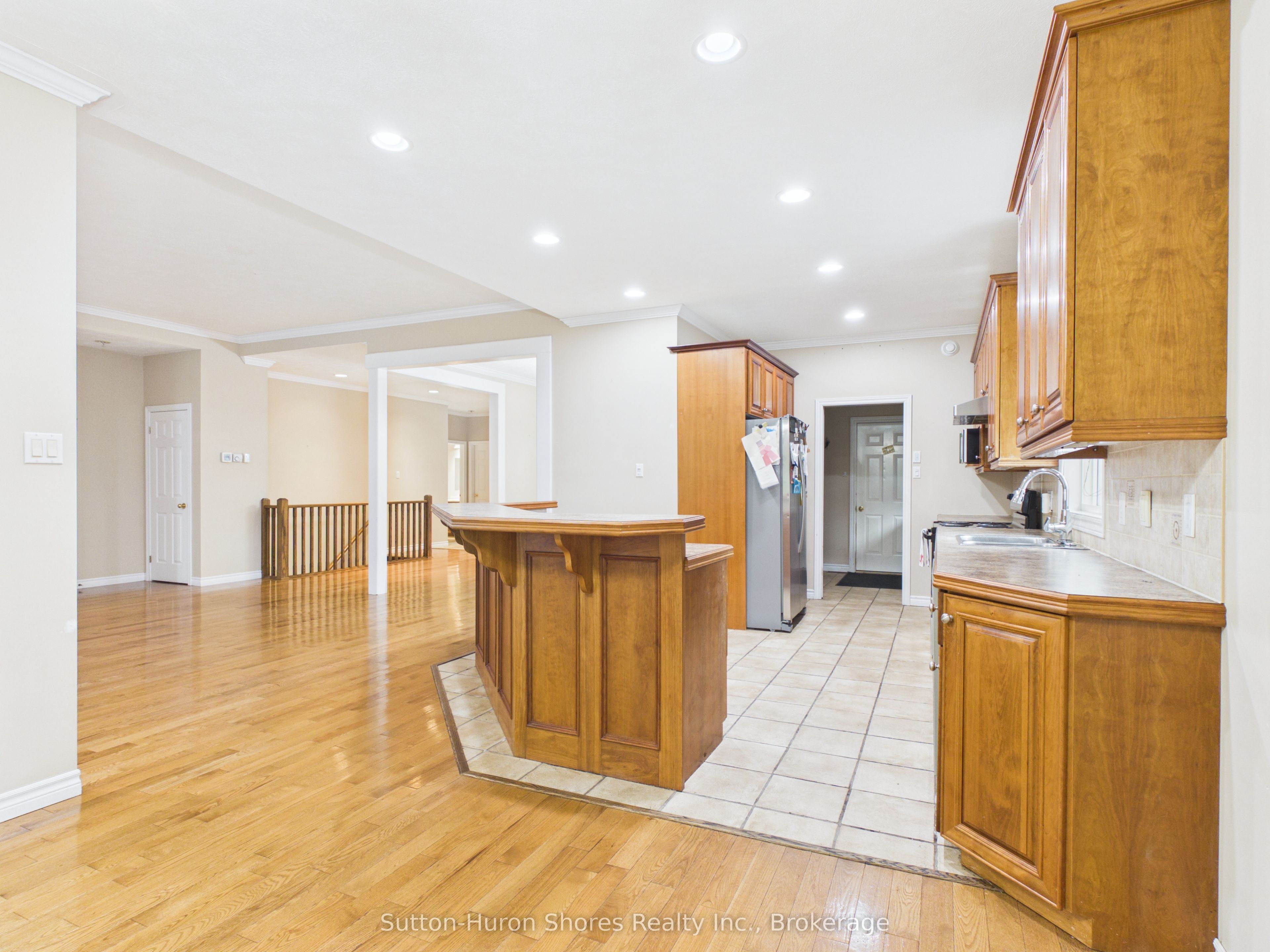 490 Bluewater Drive Property Photo 6