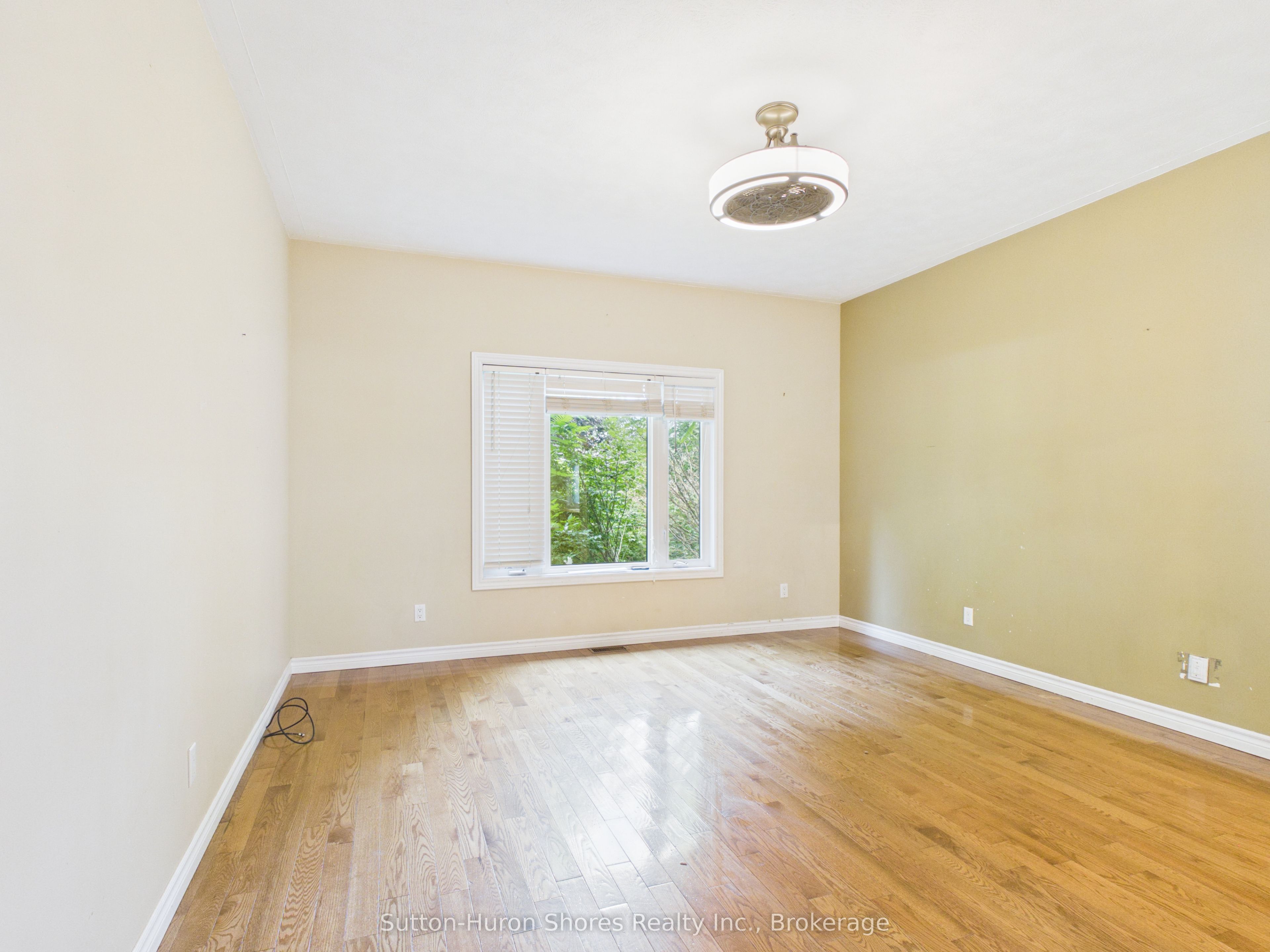 490 Bluewater Drive Property Photo 11