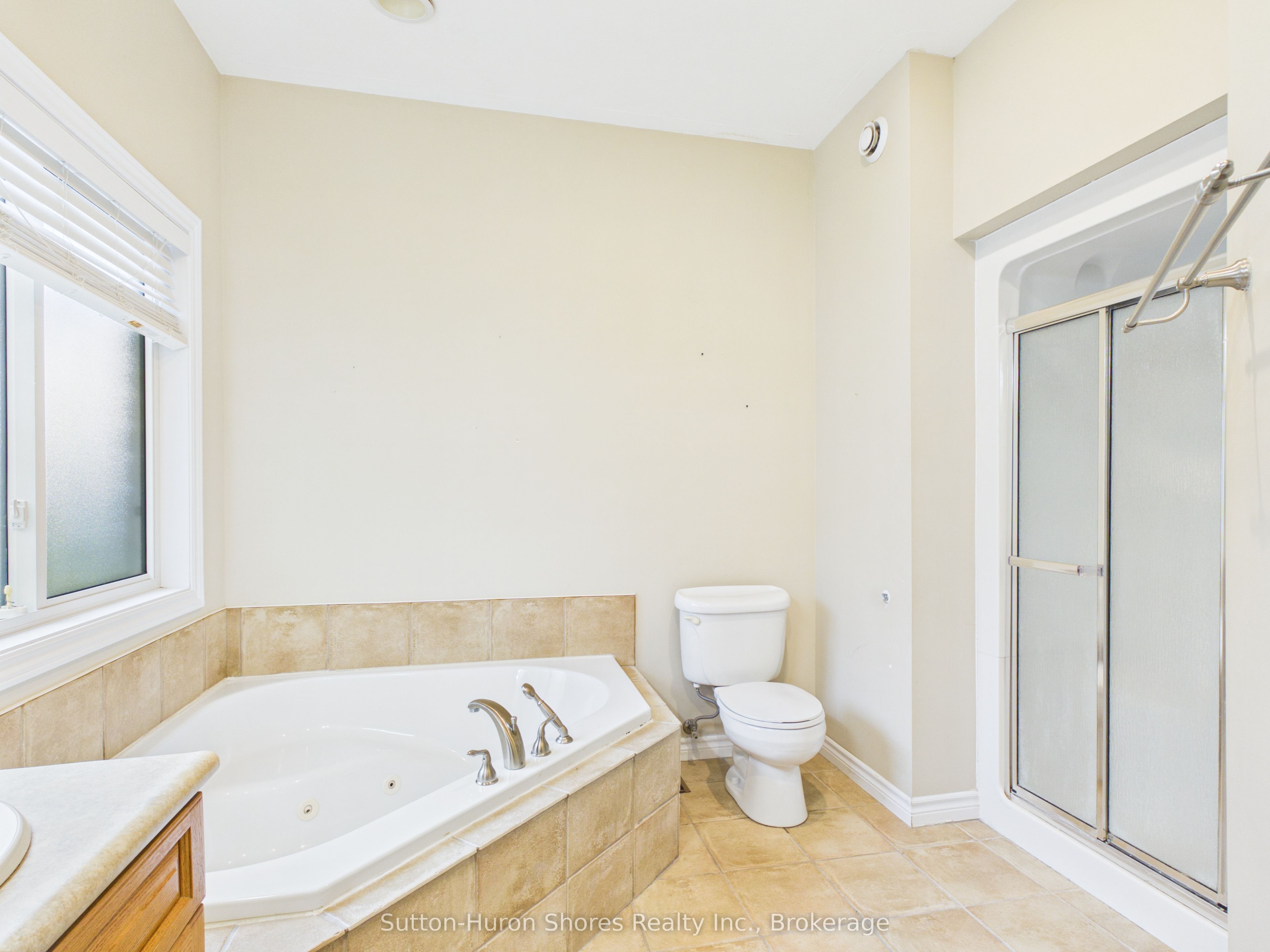 490 Bluewater Drive Property Photo 13