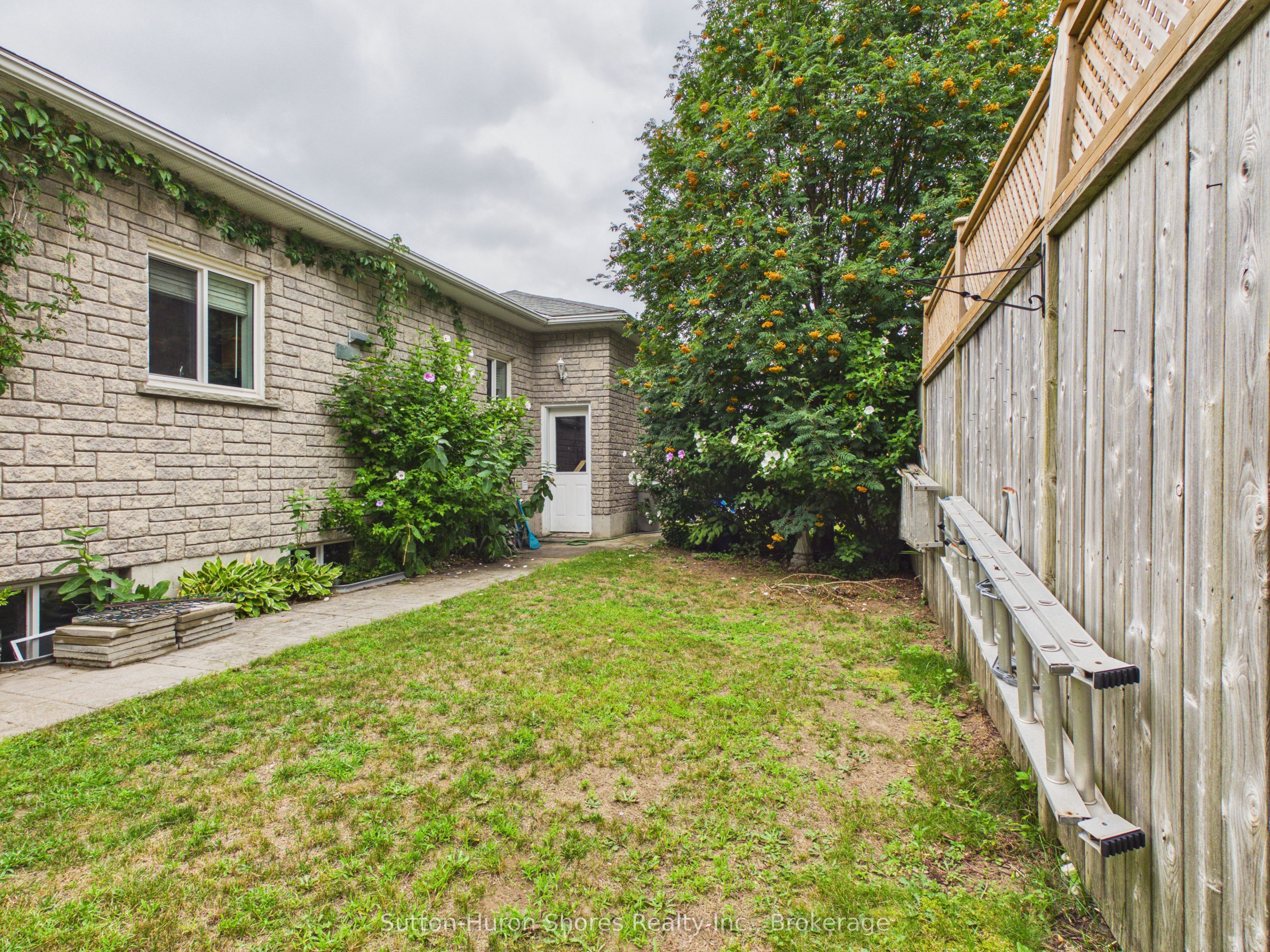 490 Bluewater Drive Property Photo 29