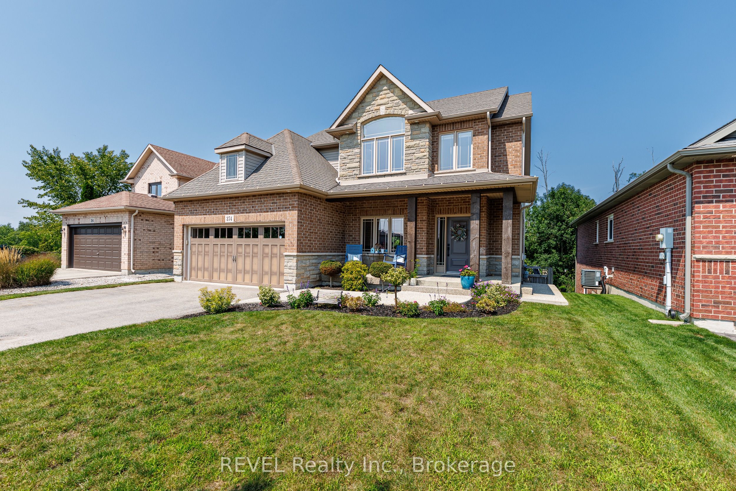 374 Hillsdale Road Property Photo 2