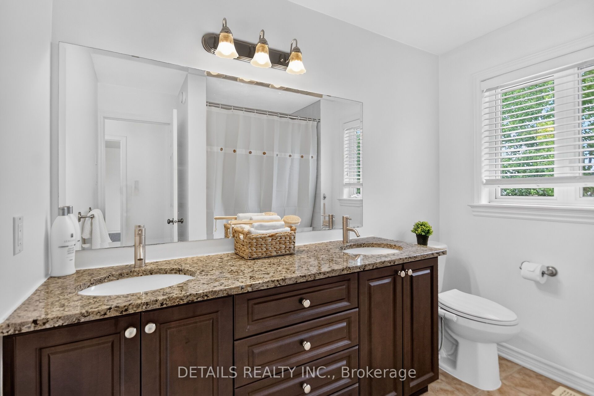 250 Flodden Way Property Photo 32