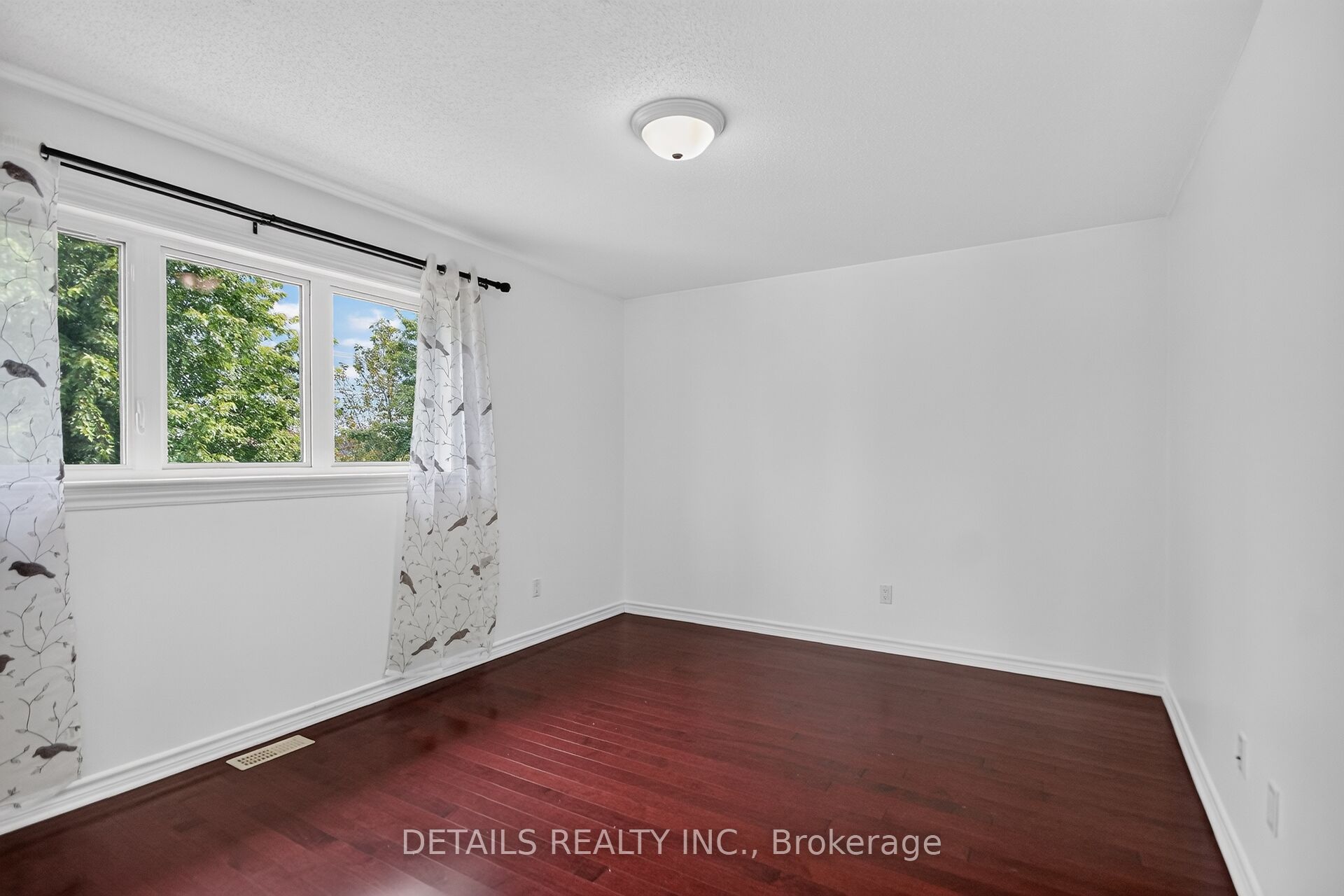 250 Flodden Way Property Photo 33