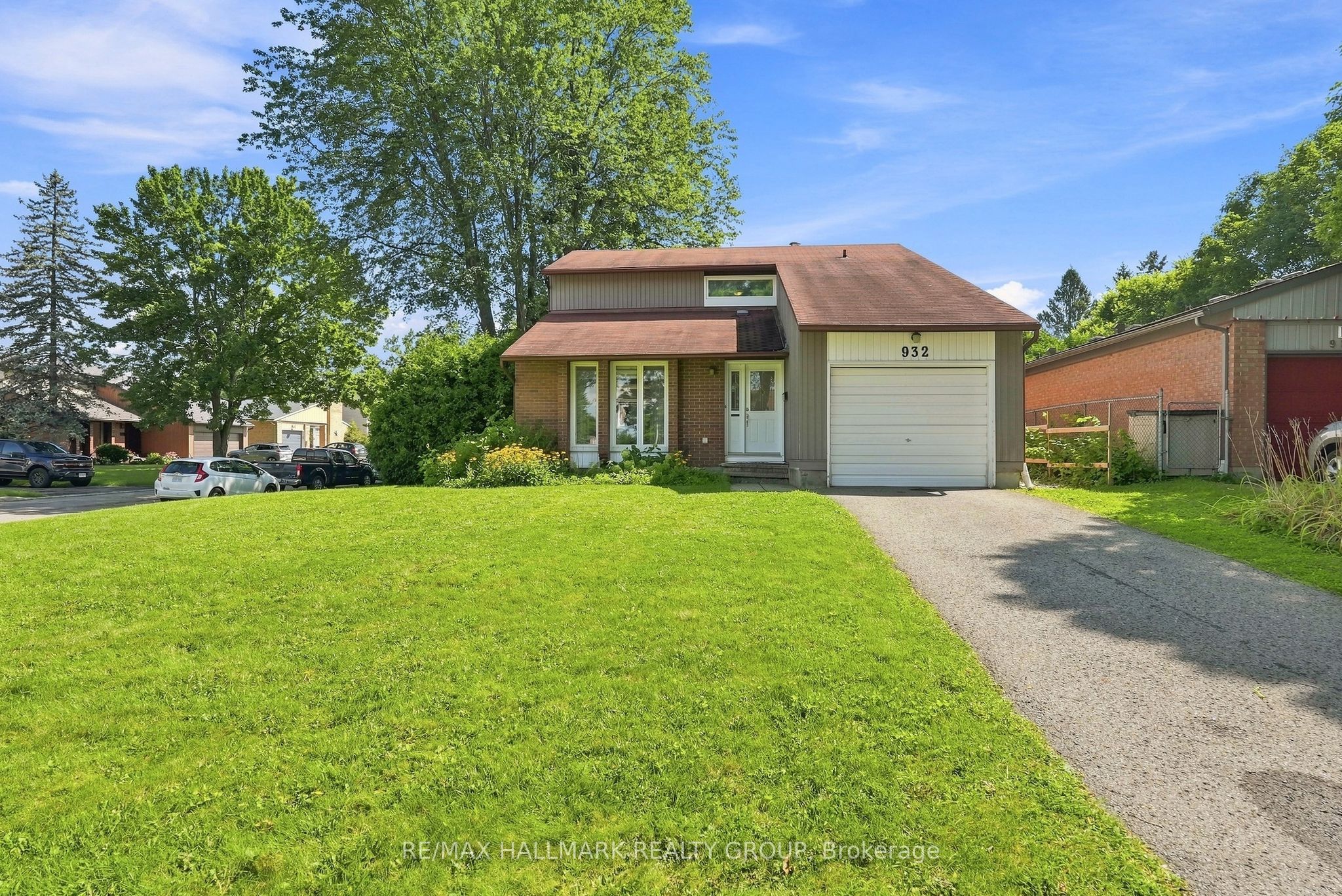 932 Beauclaire Drive Property Photo 1