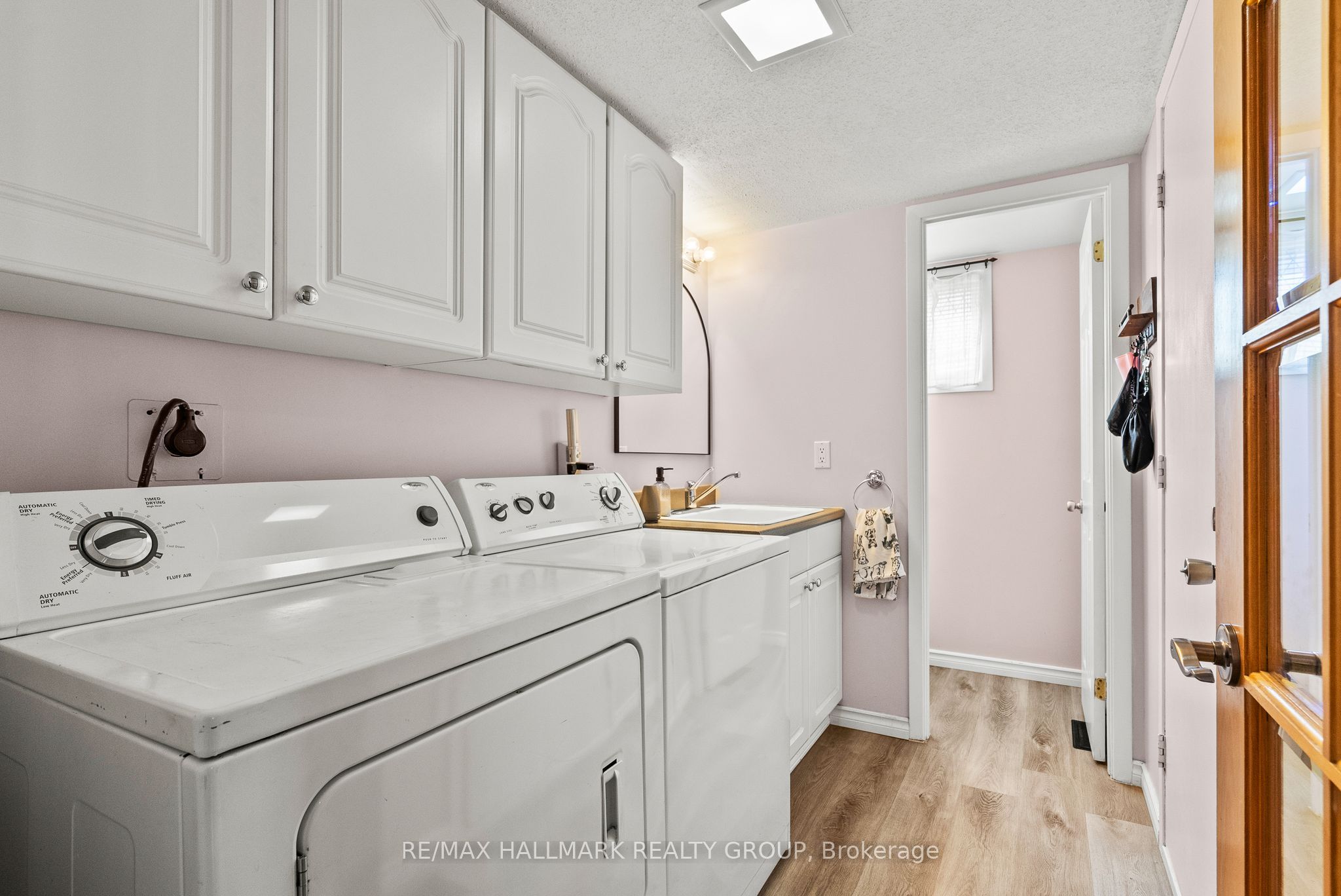 932 Beauclaire Drive Property Photo 13