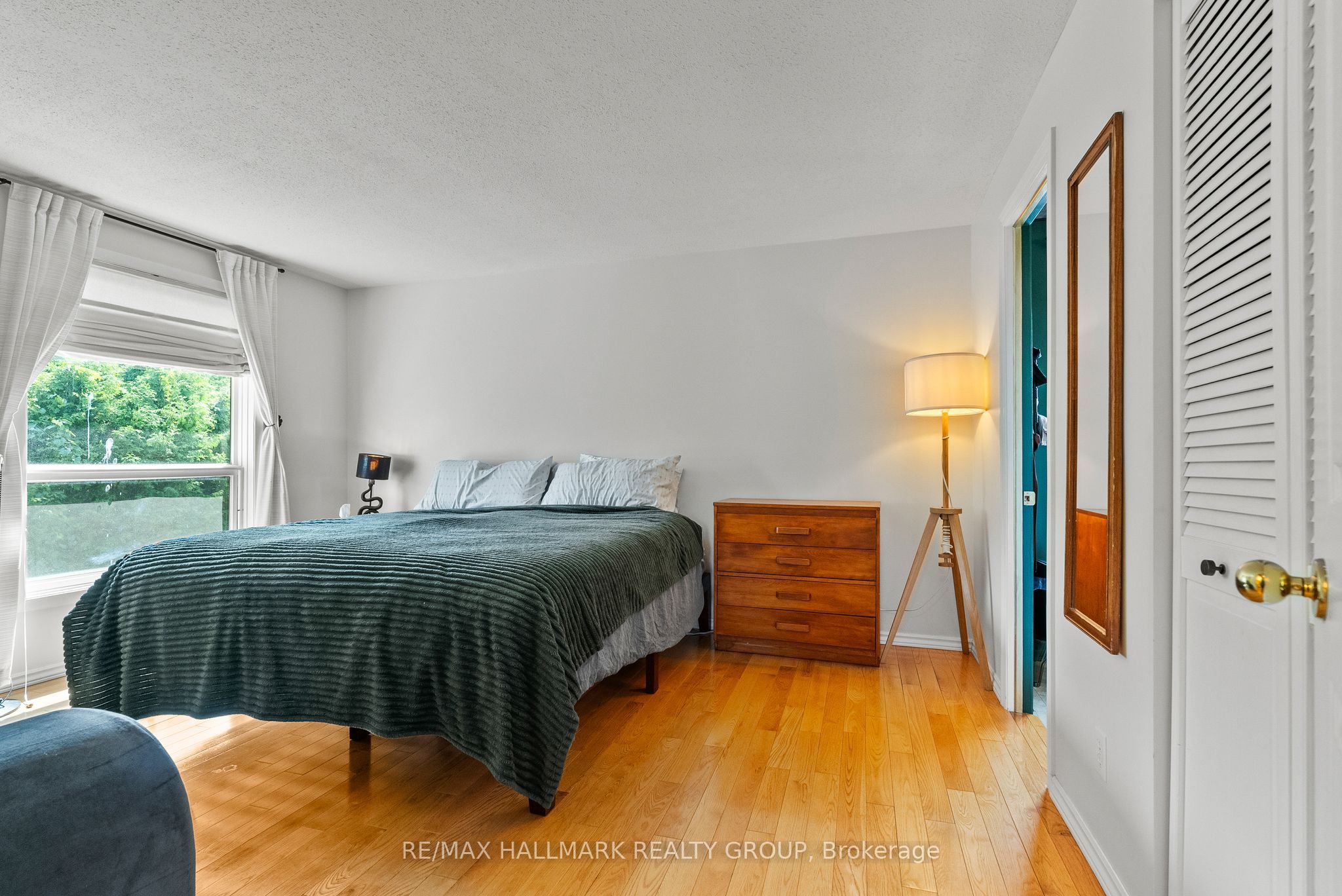 932 Beauclaire Drive Property Photo 16