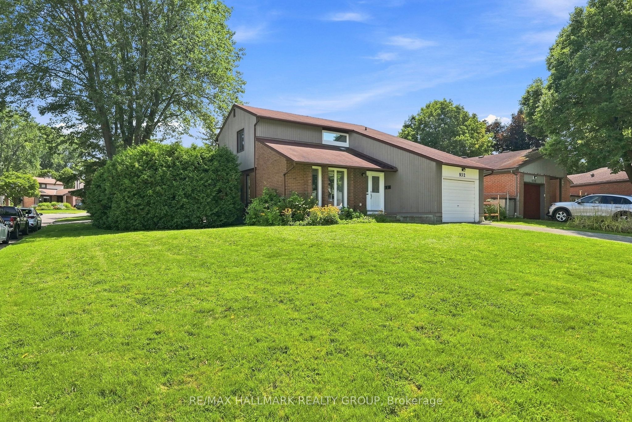 932 Beauclaire Drive Property Photo 29