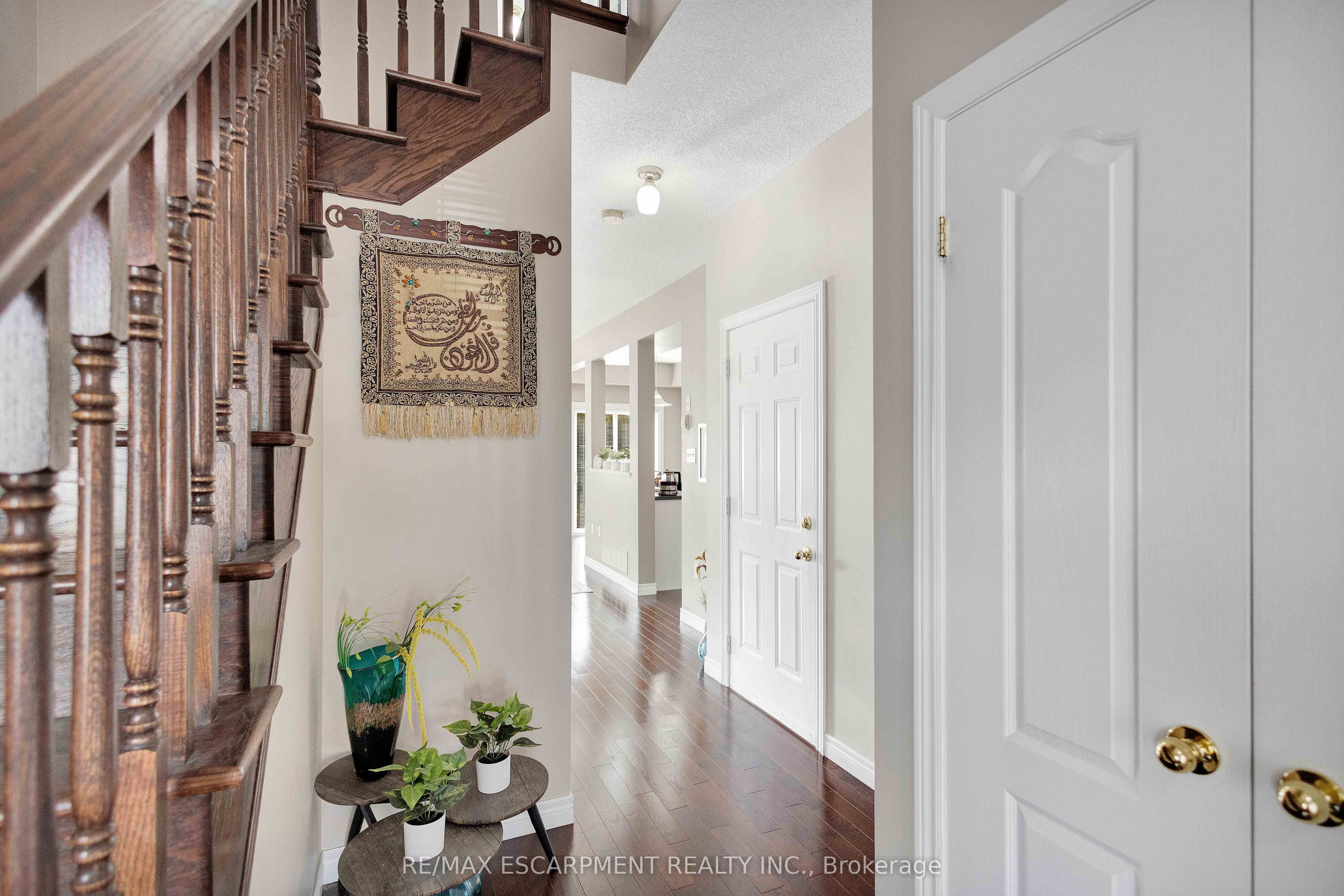 232 Stonehenge Drive 8 Property Photo 8