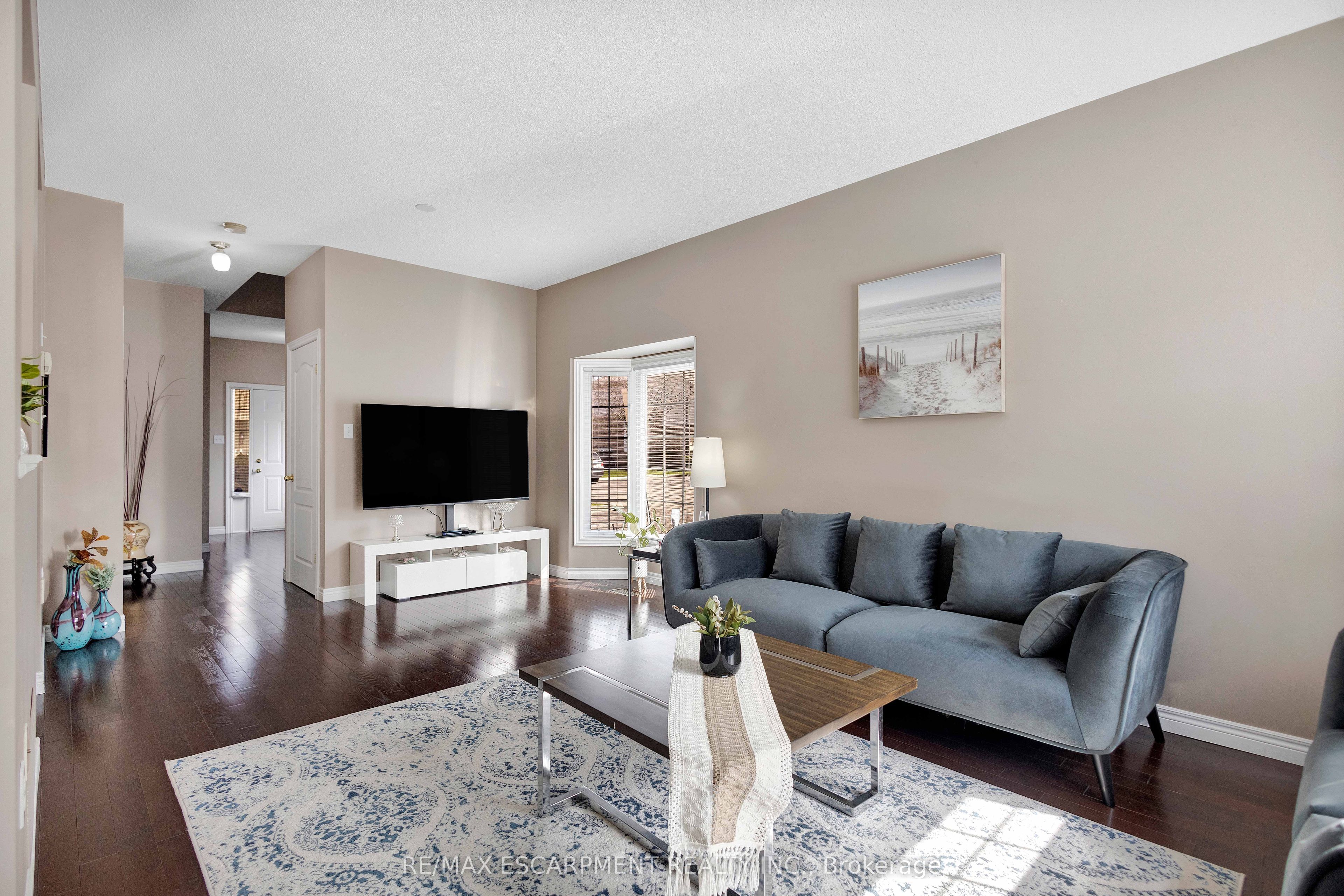 232 Stonehenge Drive 8 Property Photo 10