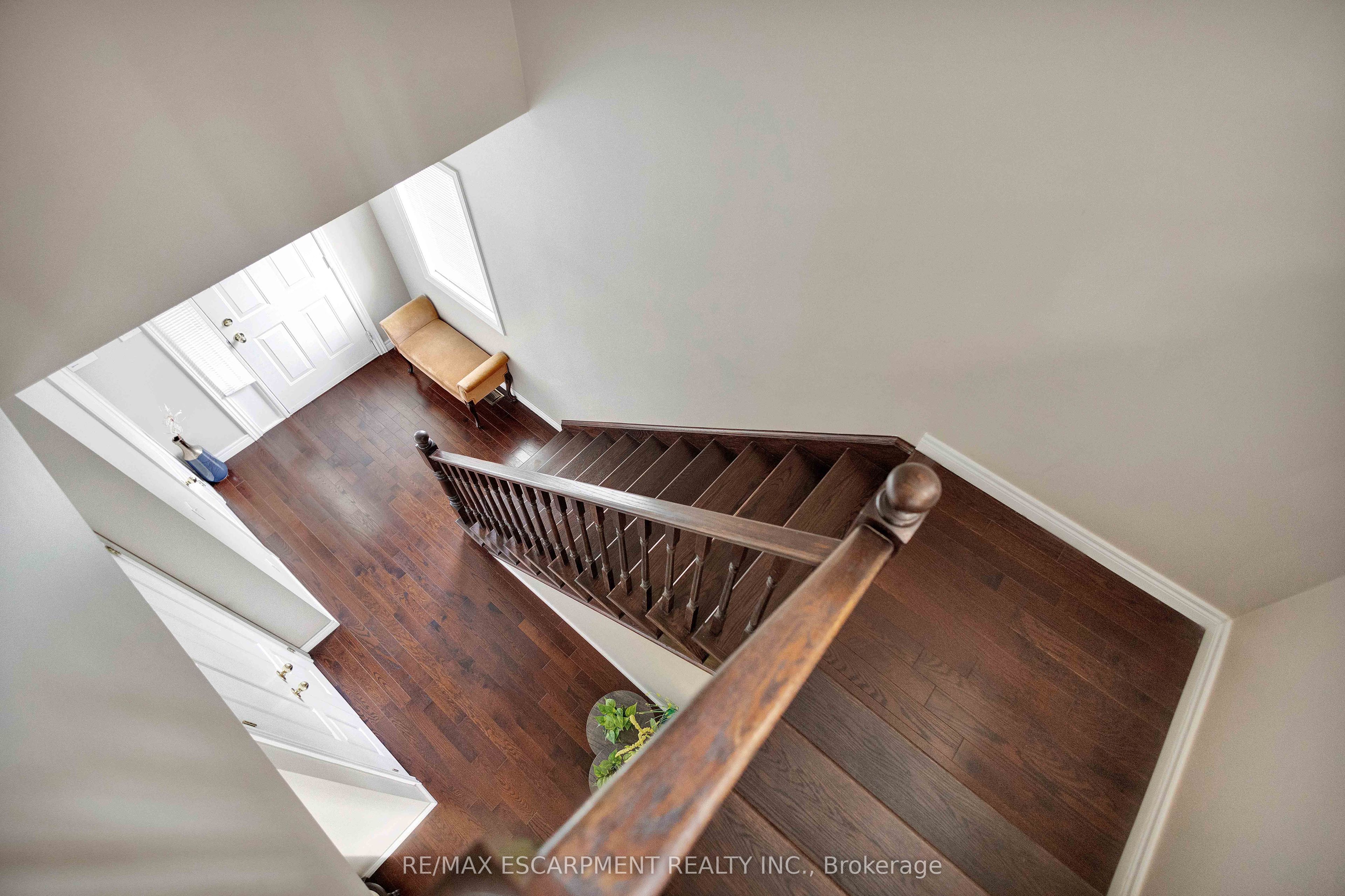 232 Stonehenge Drive 8 Property Photo 17